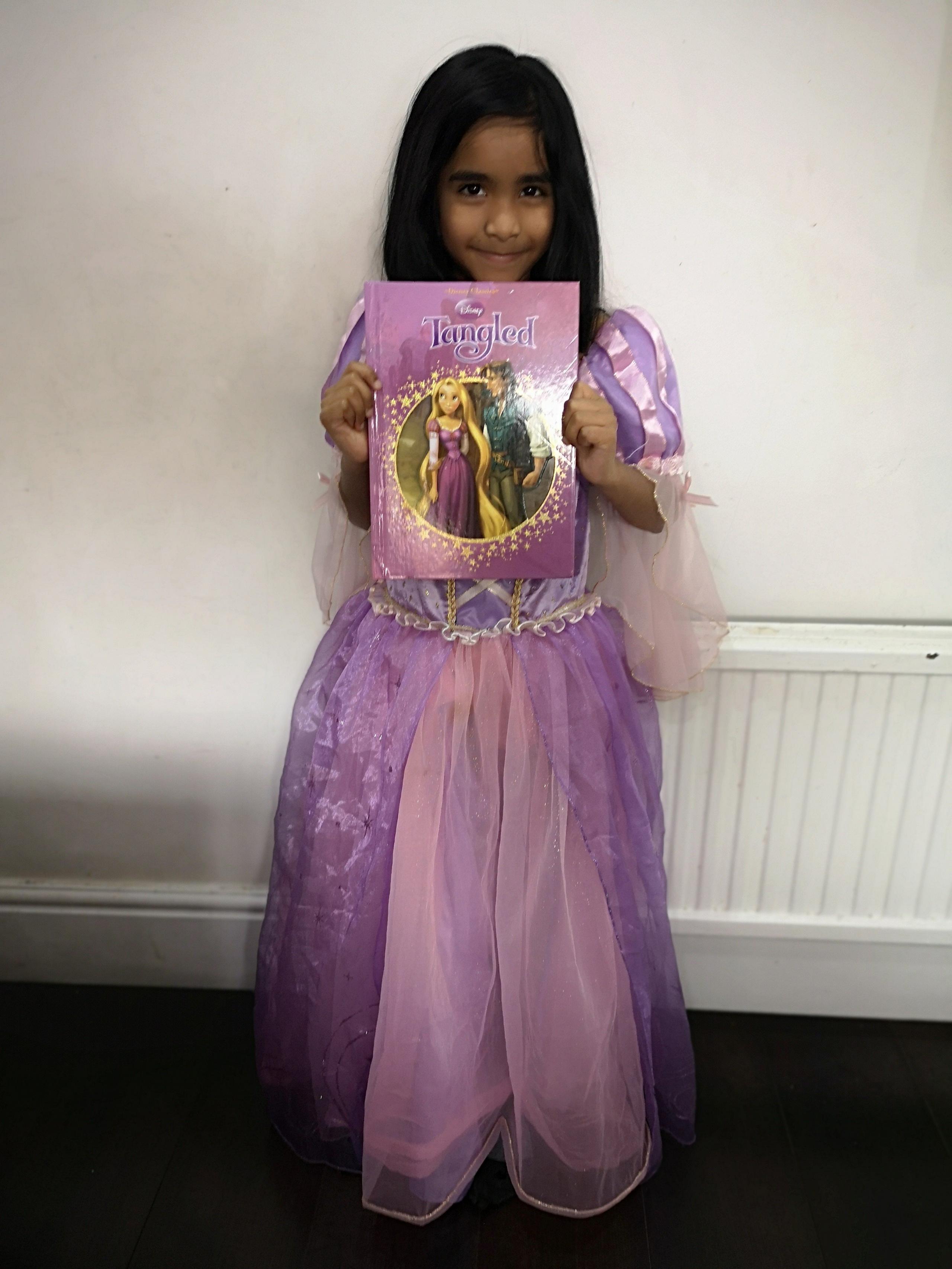 girl-dressed-as-rapunzel