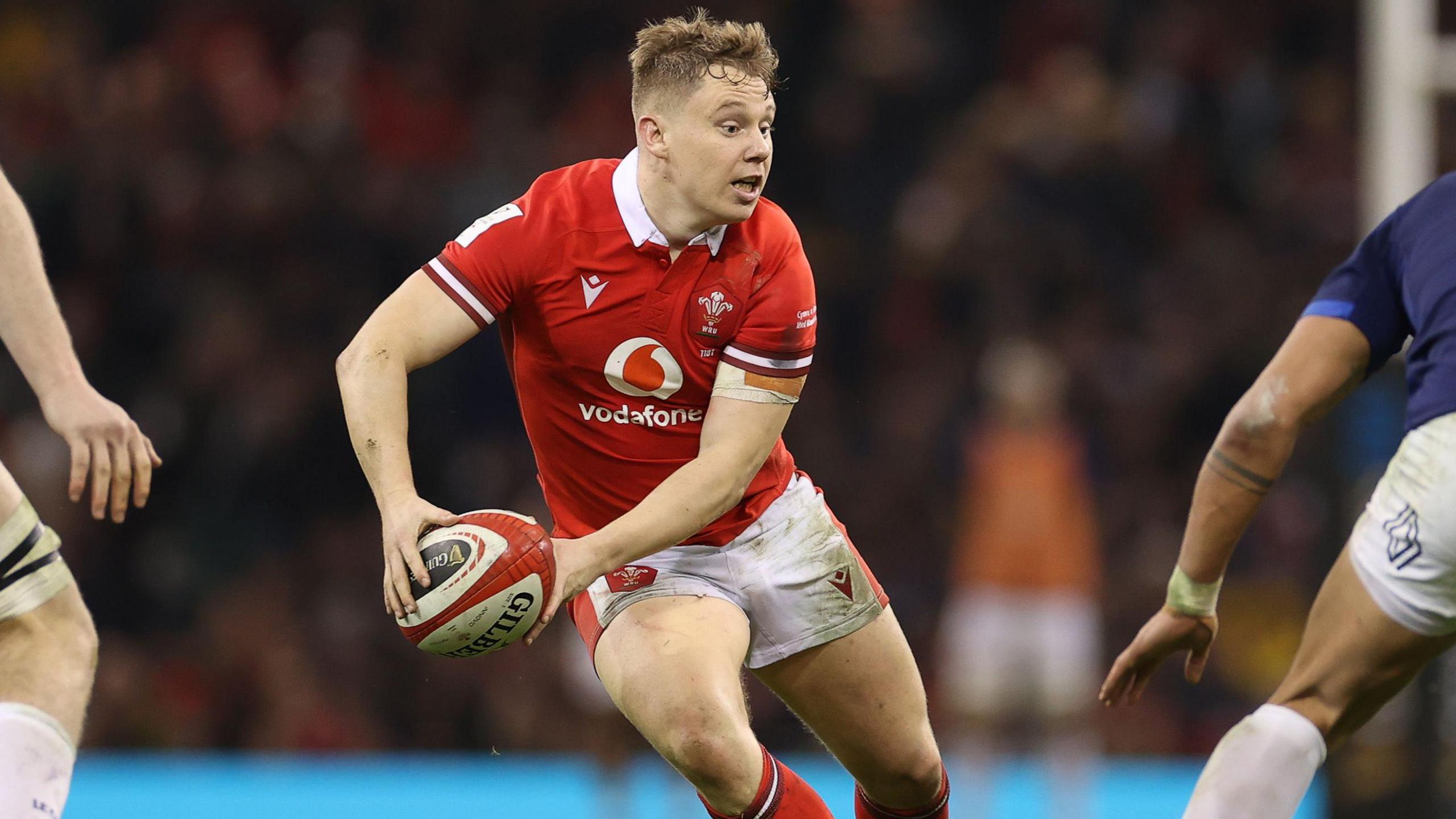 Wales fly-half Sam Costelow in action during the 2024 Six Nations