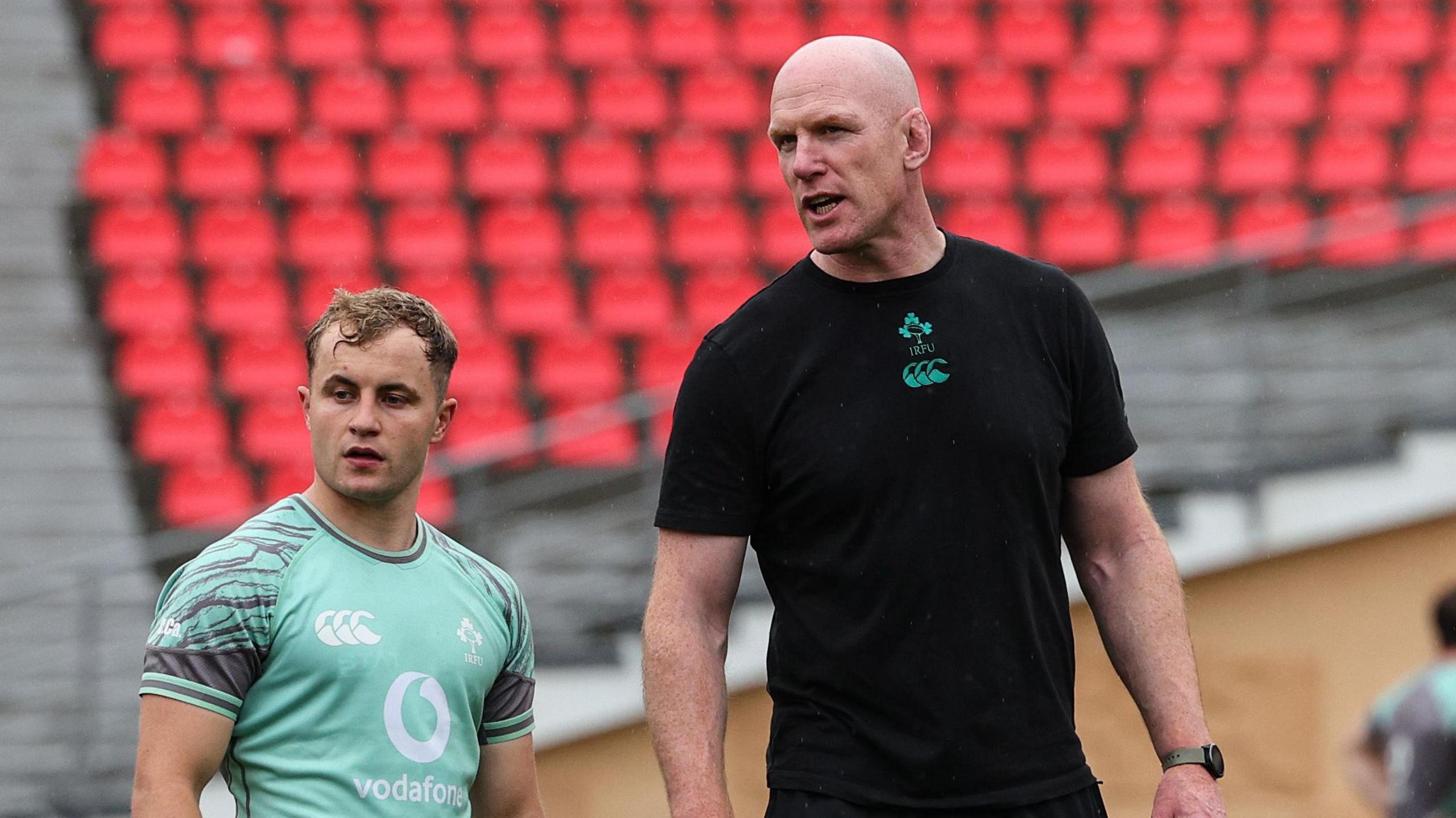 Craig Casey and Paul O'Connell during an Ireland training session