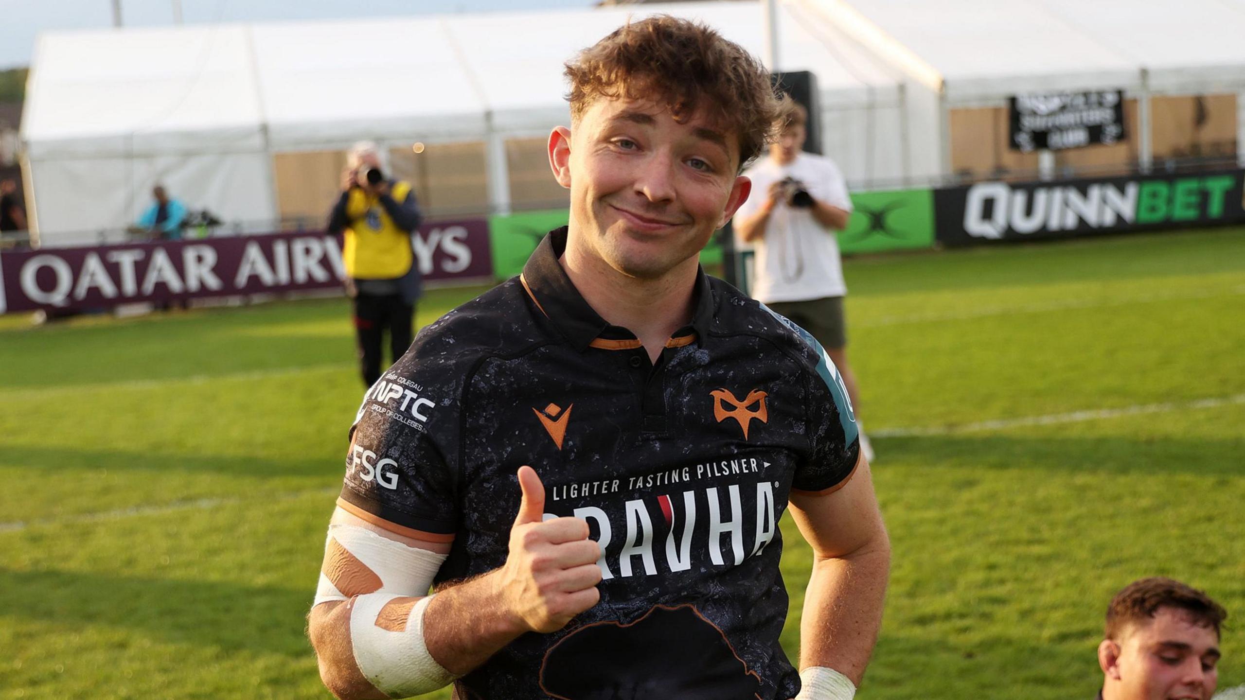 Dan Edwards puts his thumb up after Ospreys beat Scarlets