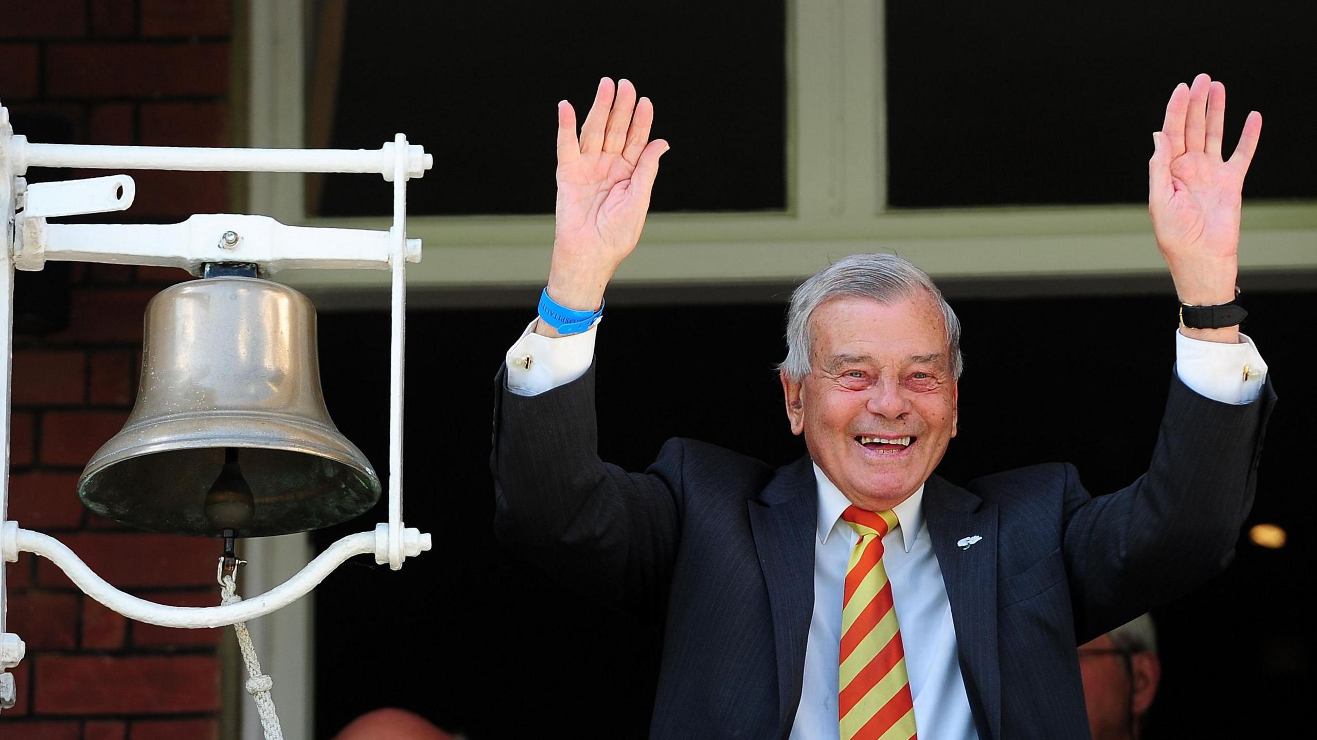 Dickie Bird waves at Lord's