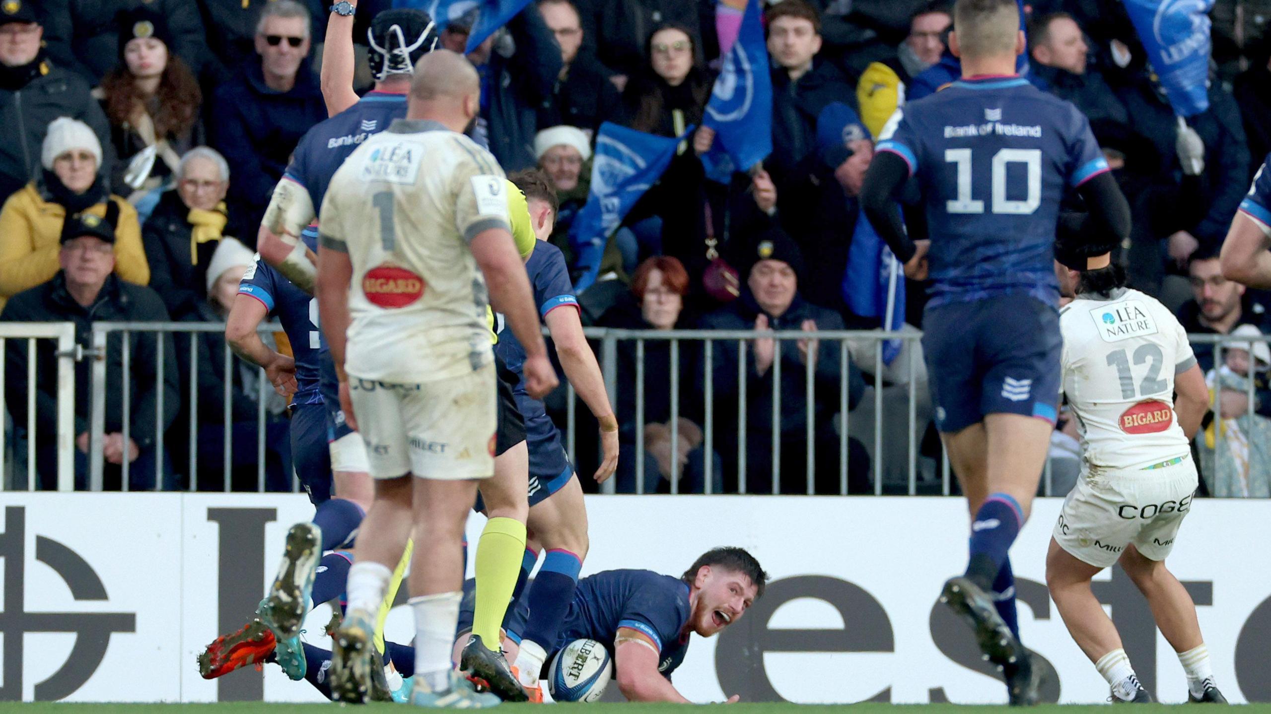 Joe McCarthy scores try