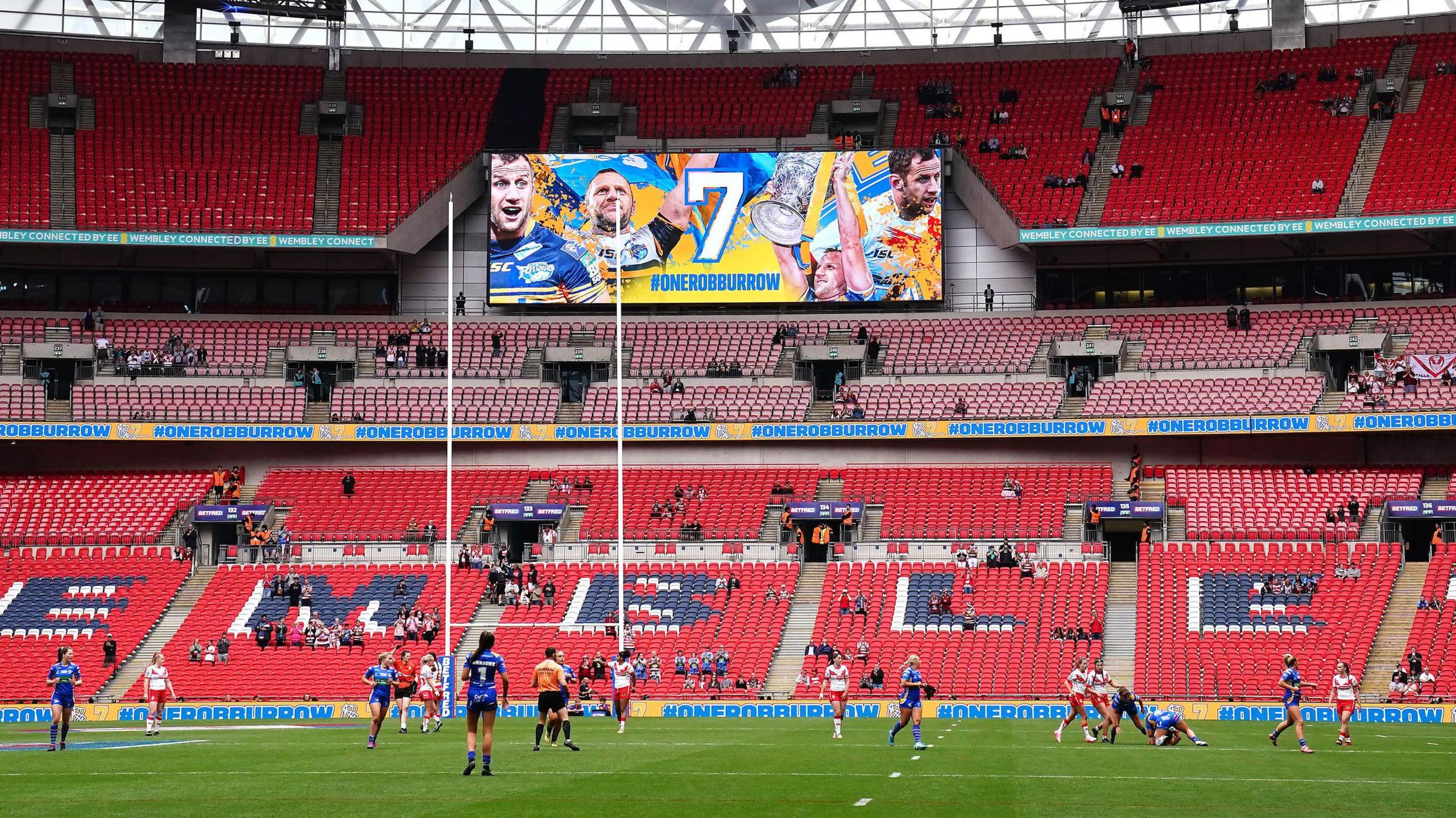 Tributes to Rob Burrow at Wembley