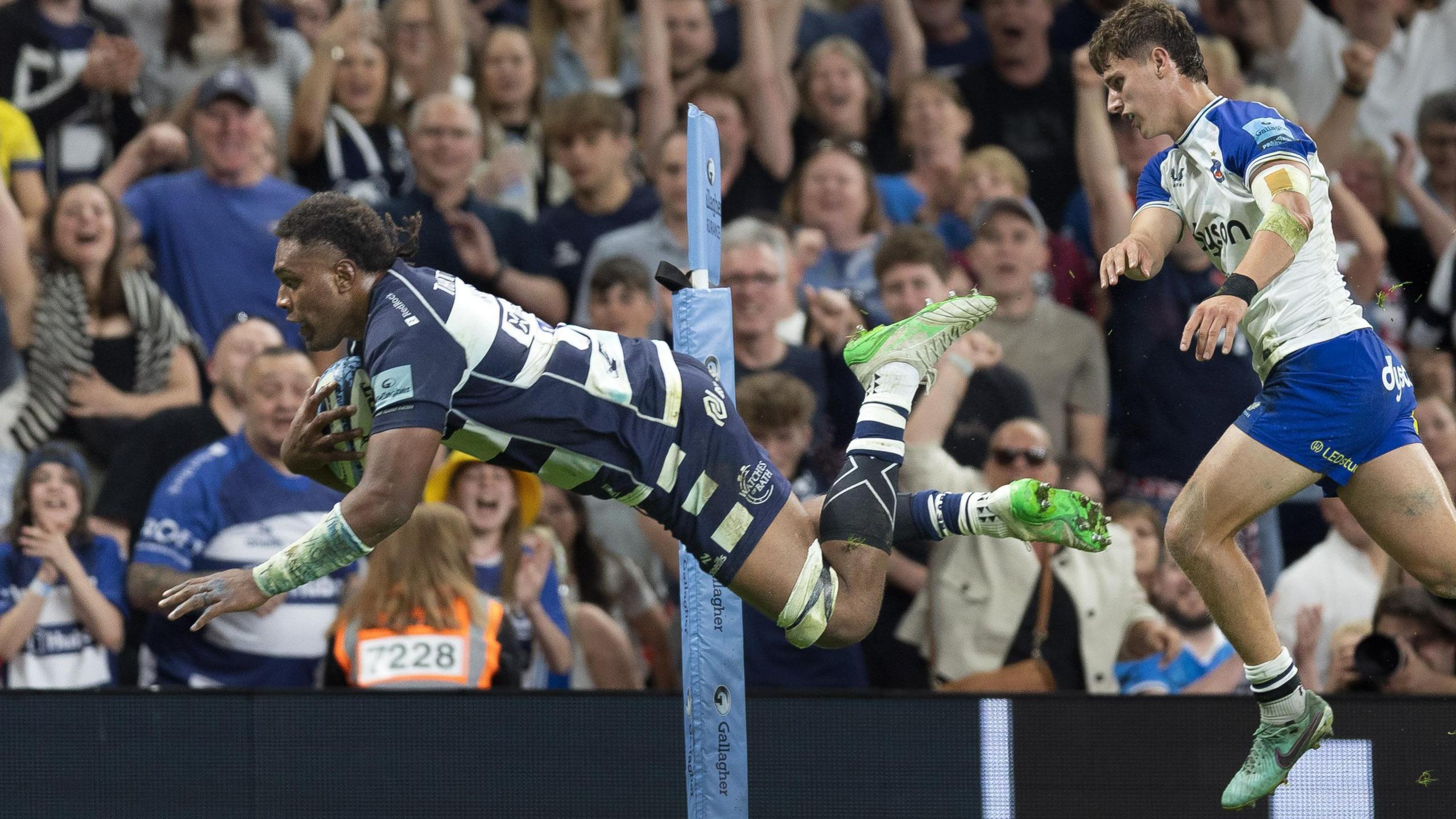 Bristol Bears' Viliame Mata dives over to score a try against Bath