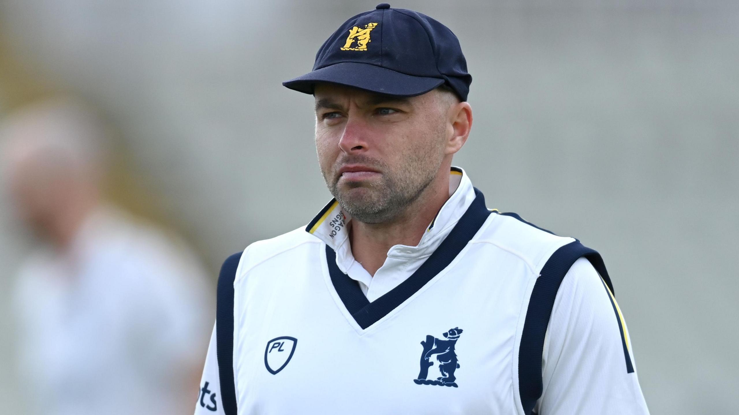 Warwickshire bowler Jake Lintott