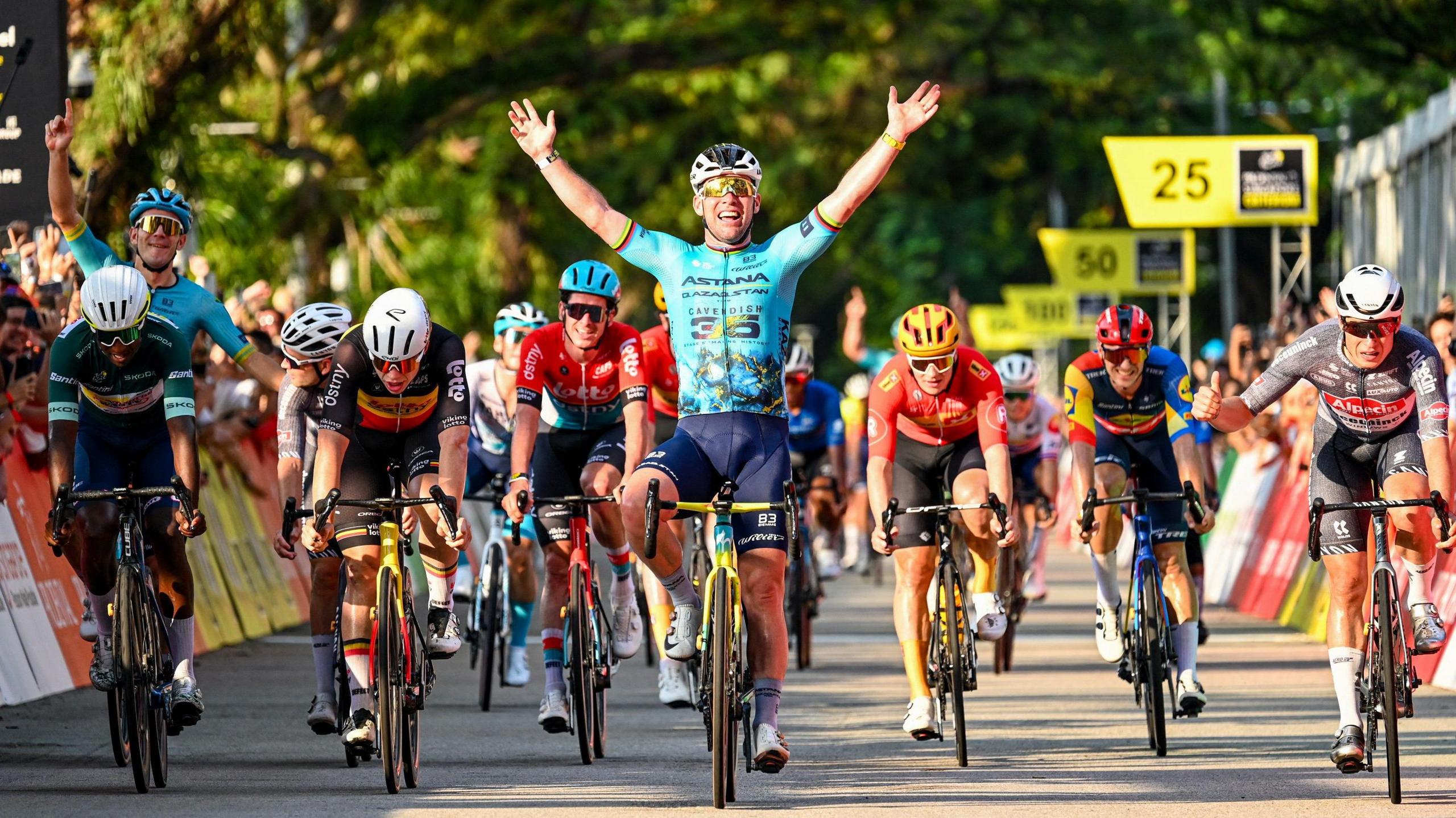 Mark Cavendish celebrates victory in Singapore