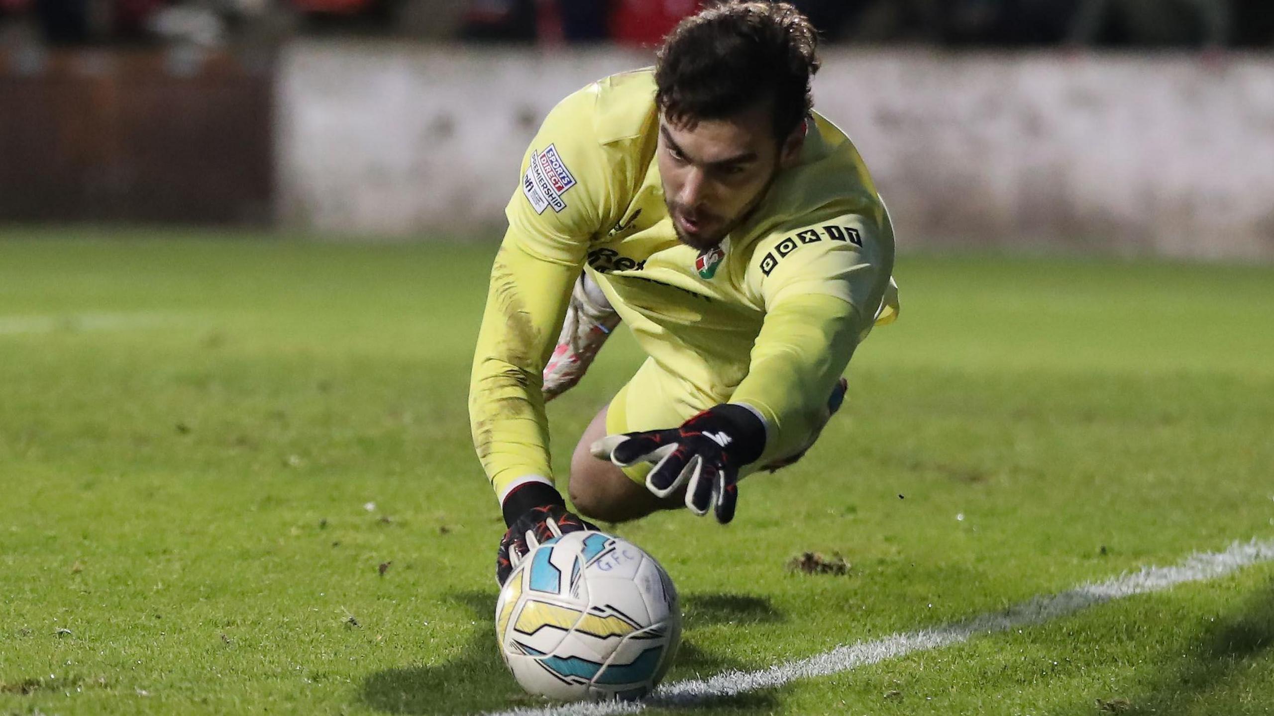 Glentoran goalkeeper Daniel Gyollai has signed a contract extension which will keep him at the Oval club until the end of the 2025-26 season