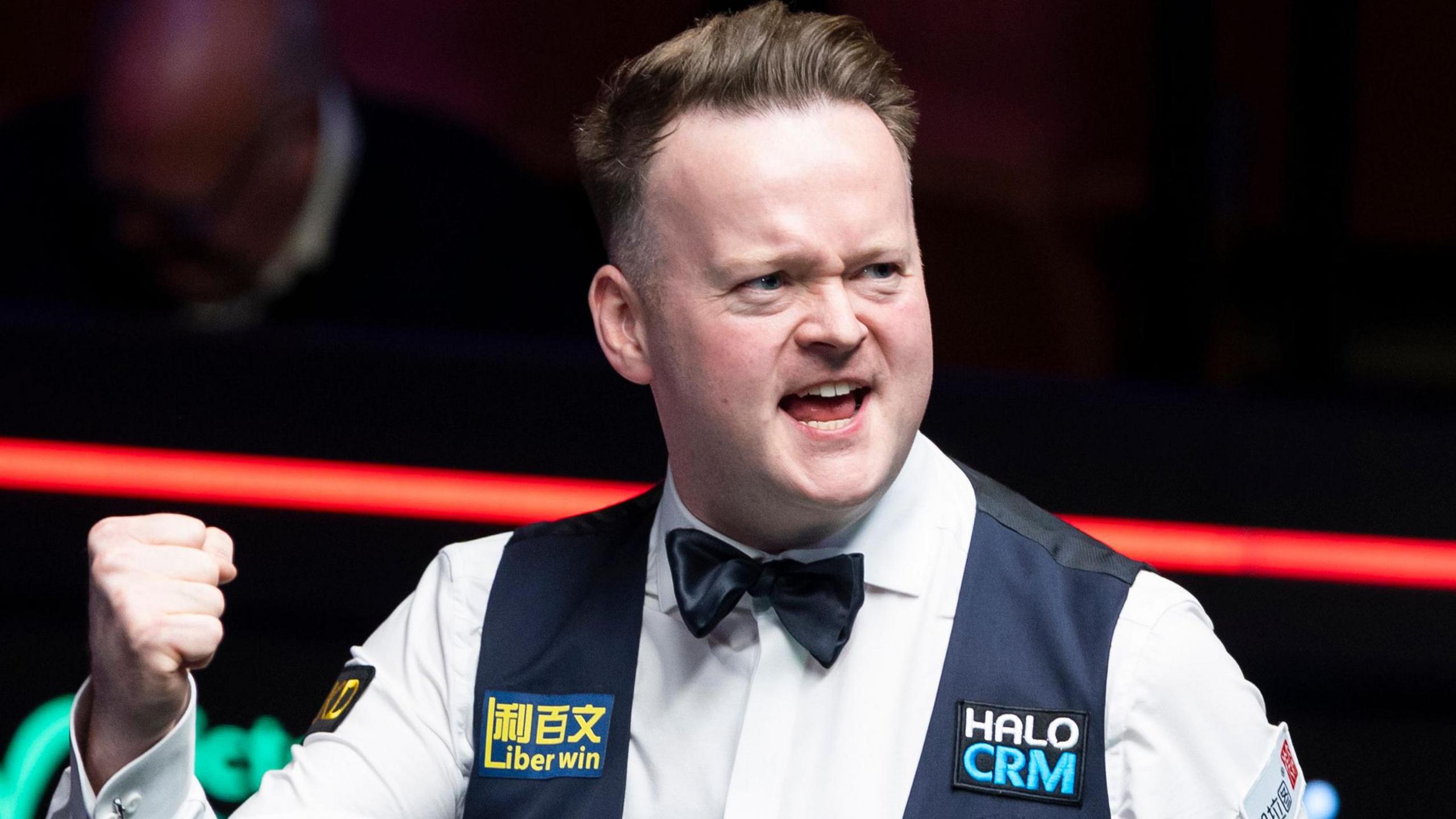 Shaun Murphy celebrates victory
