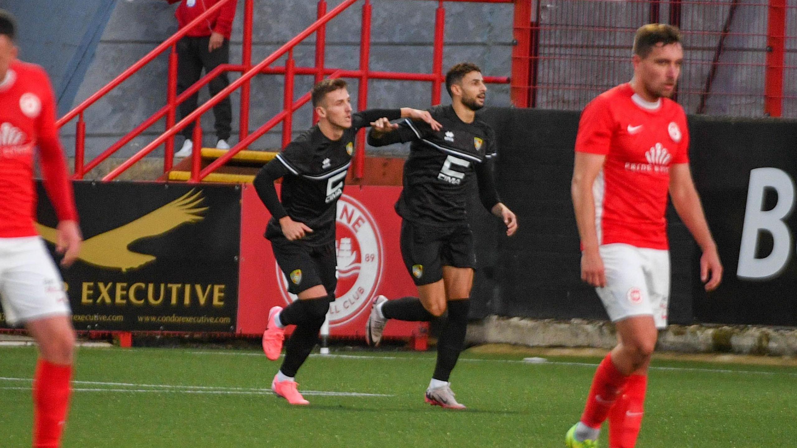 Walid Hamidi celebrates goal