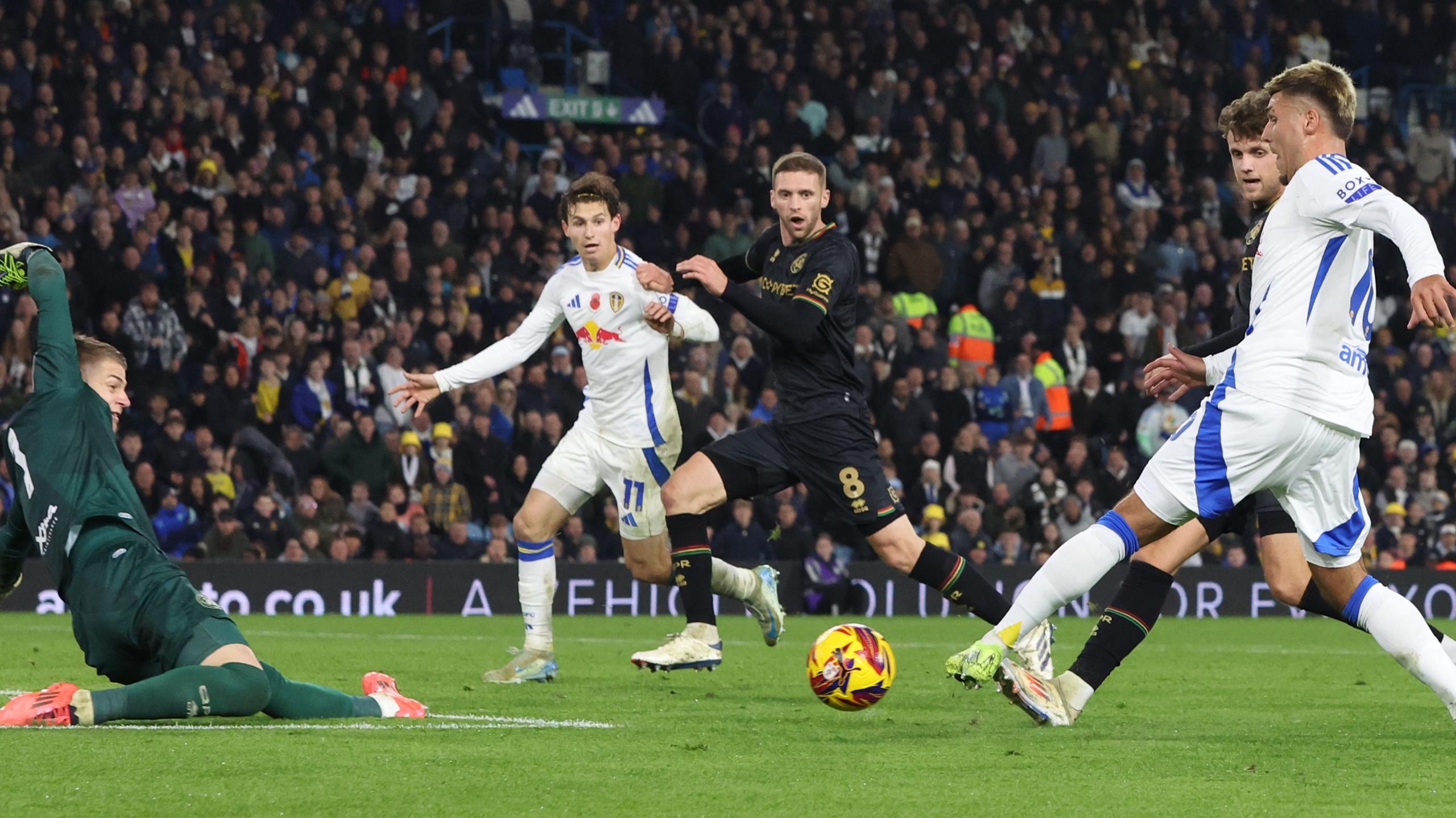 Joel Piroe scores for Leeds against QPR