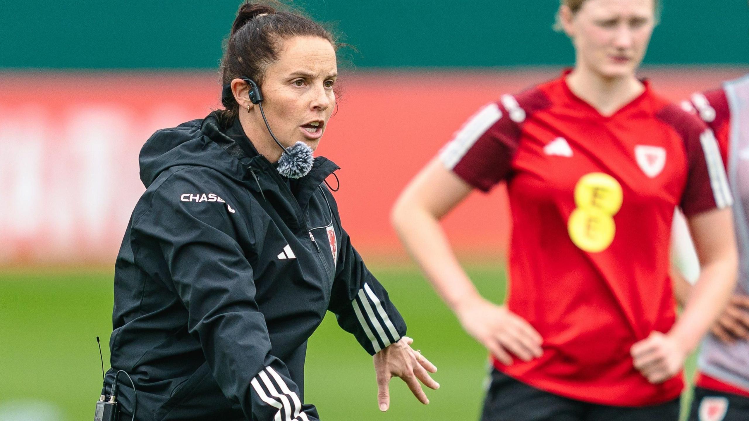 Rhian Wilkinson takes a coaching session during the FAW's Pro Licence course