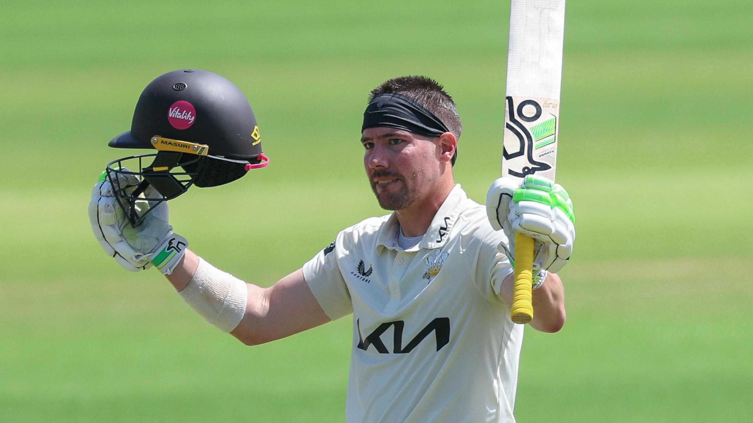  Rory Burns of Surrey celebrates his 100 