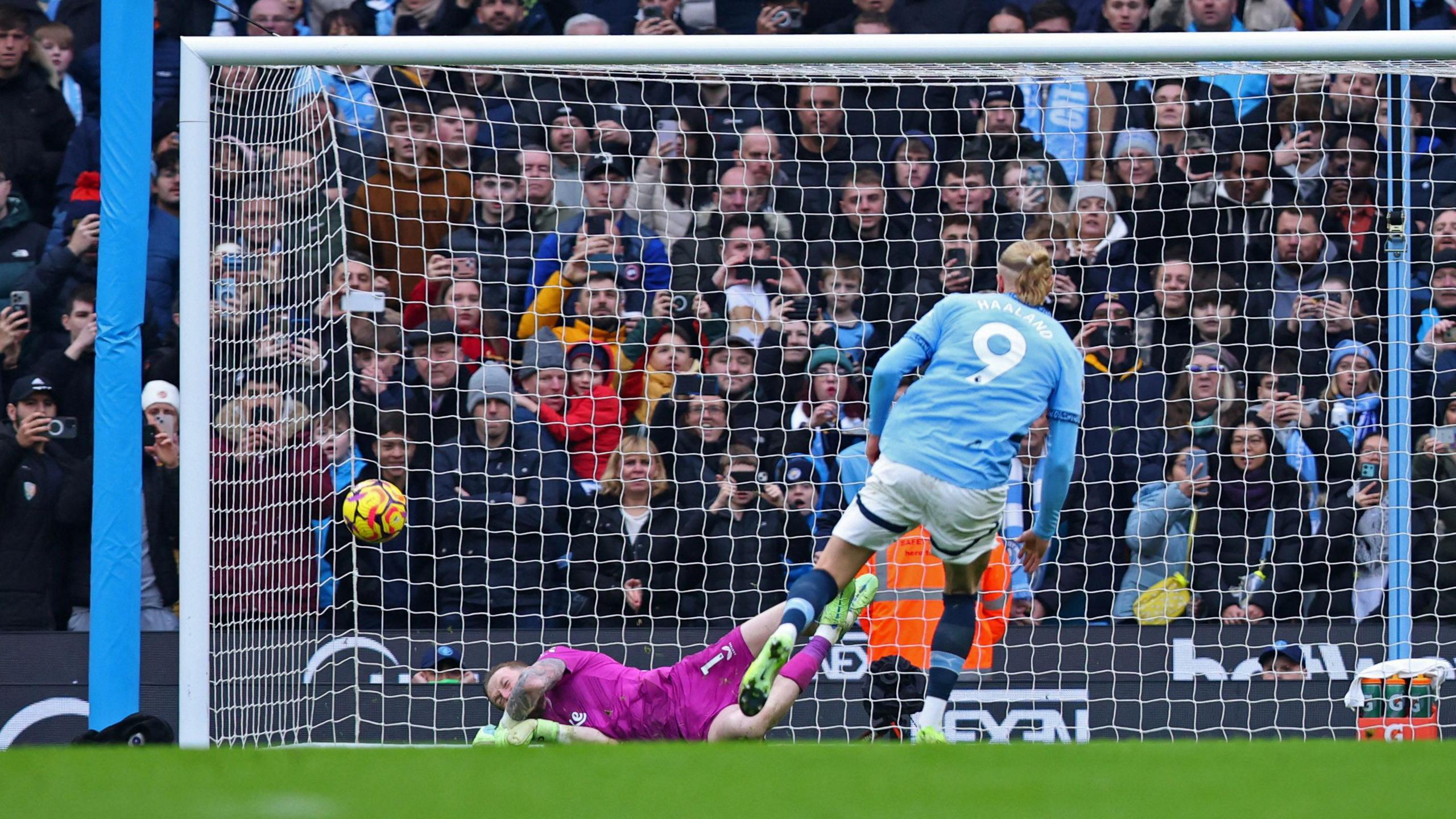 Jordan Pickford saves Erling Haaland's penalty