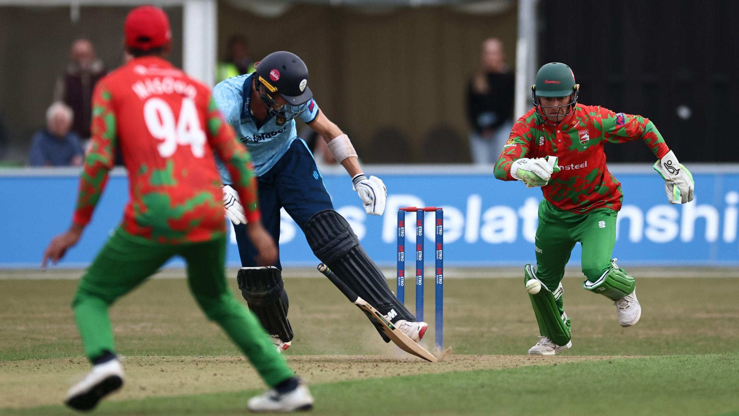 Derbyshire's Zak Chappell tripping