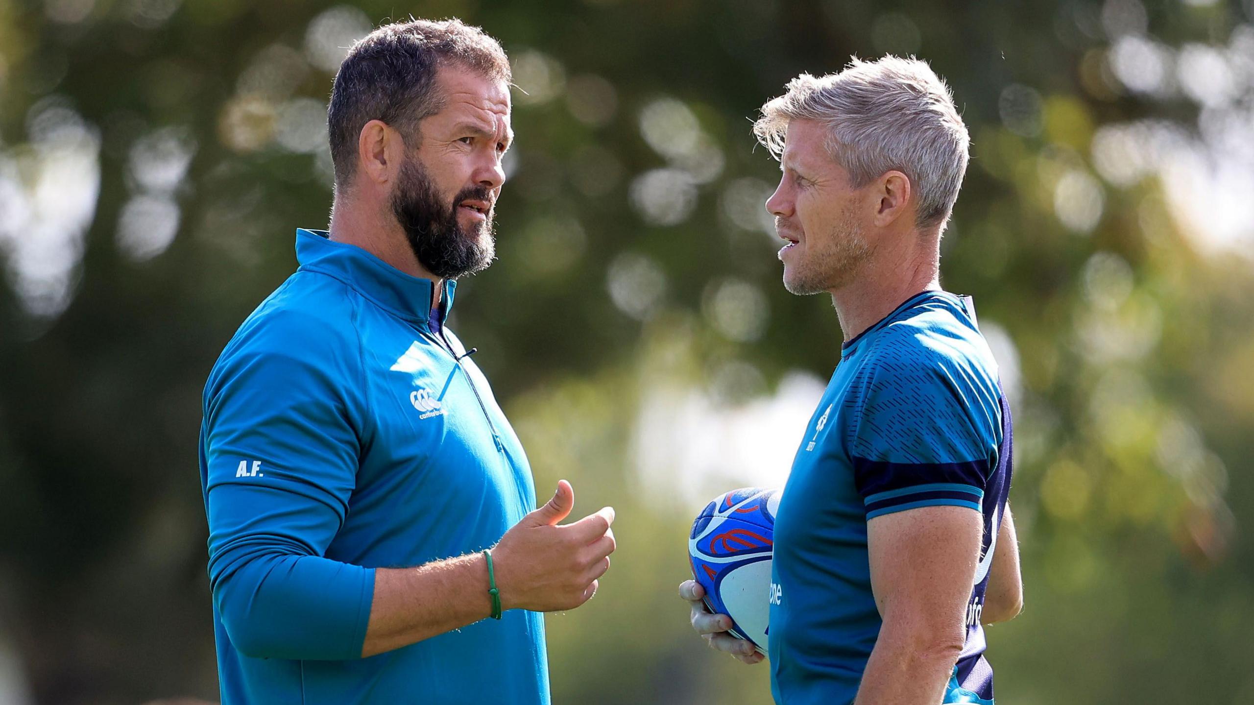 Andy Farrell and Simon Easterby talking during a training session