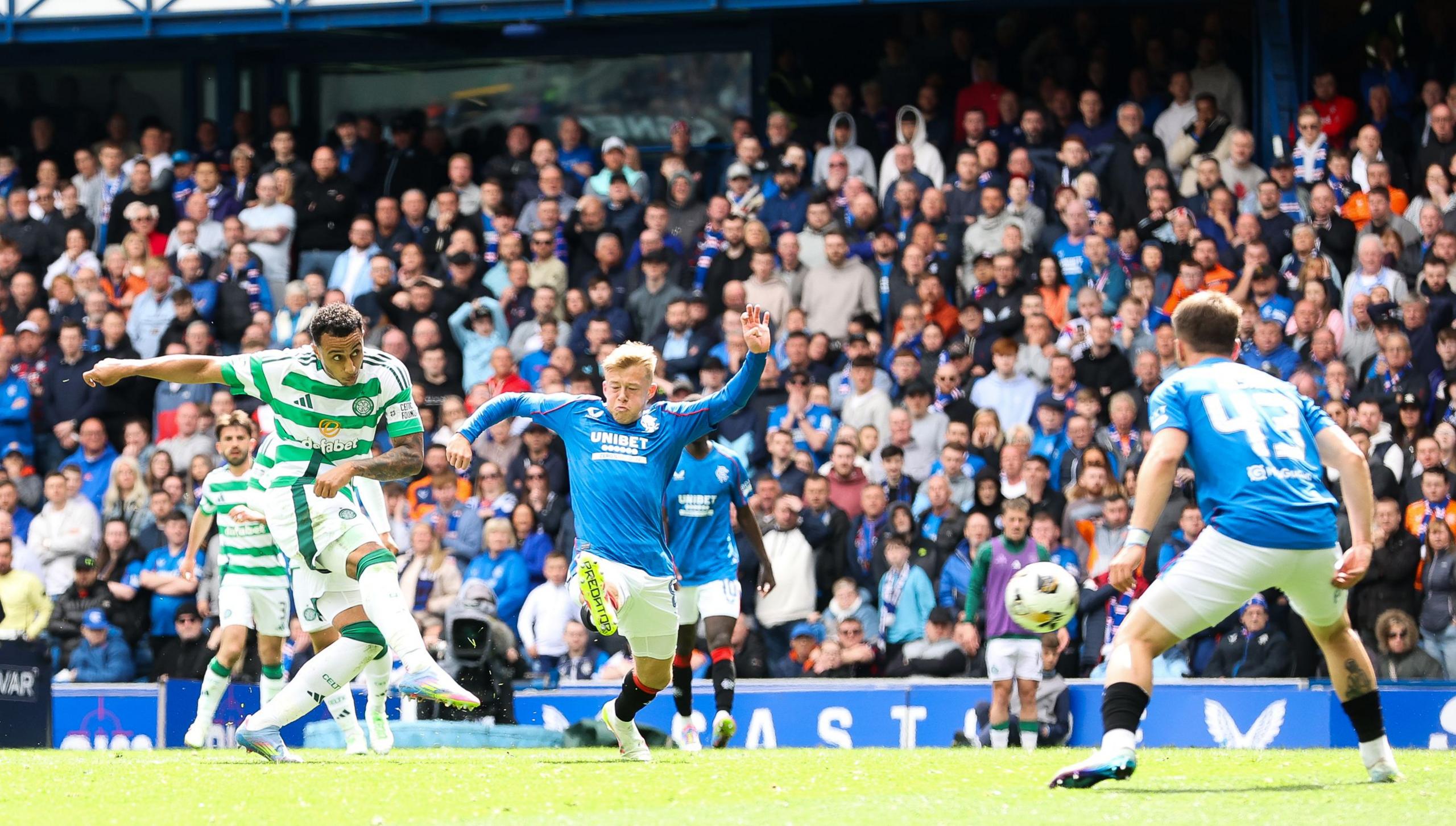 Adam Idah scores