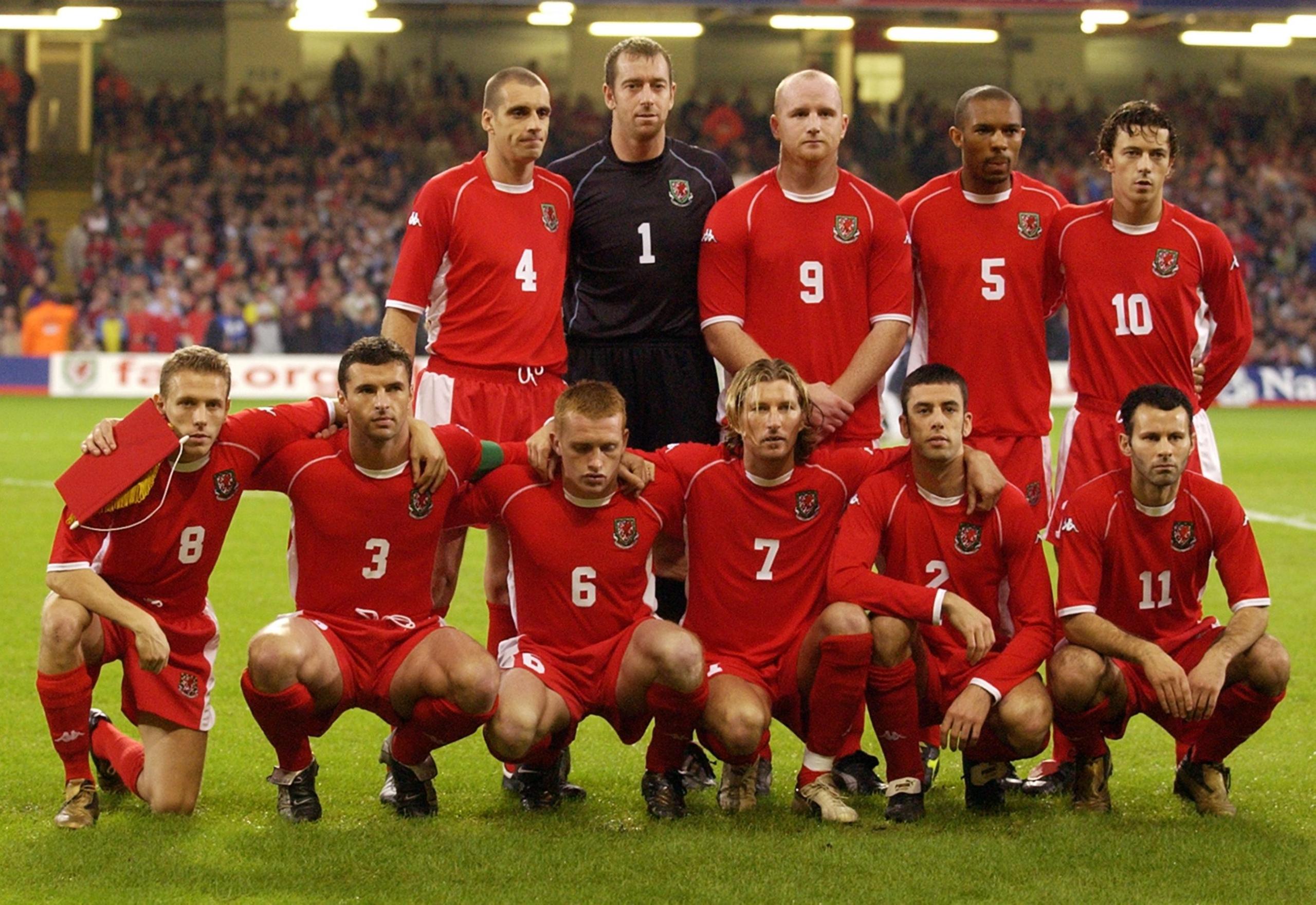 Tîm Cymru ar gyfer y gêm yn erbyn Yr Eidal yn 2002