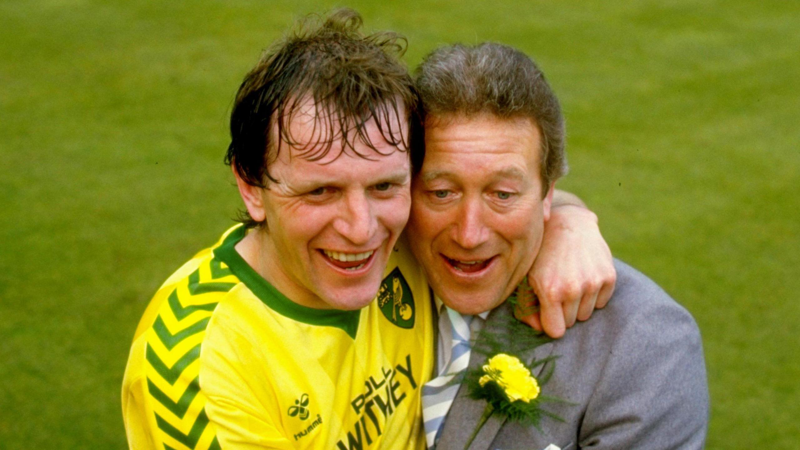 Mick Channon and Ken Brown at Wembley in 1985