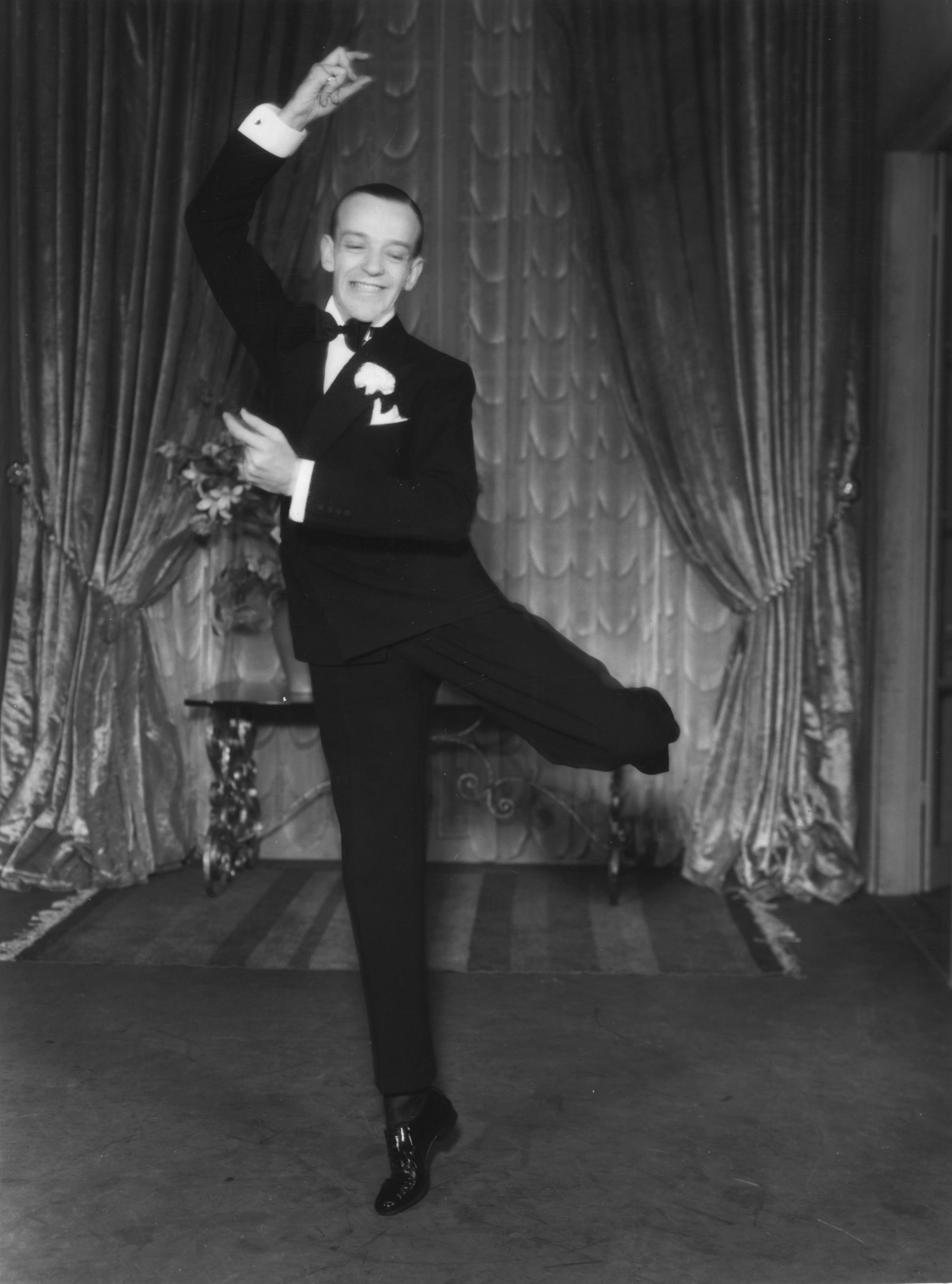 Fred Astaire dancing