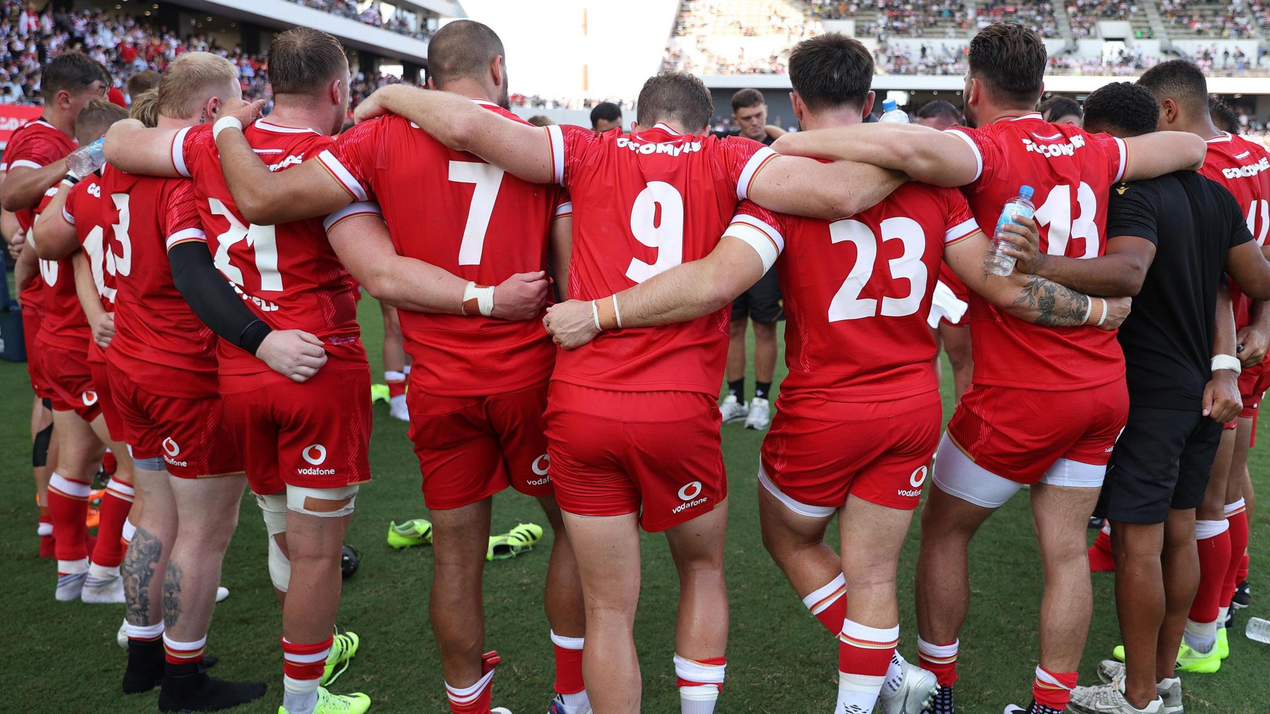 Wales player huddle