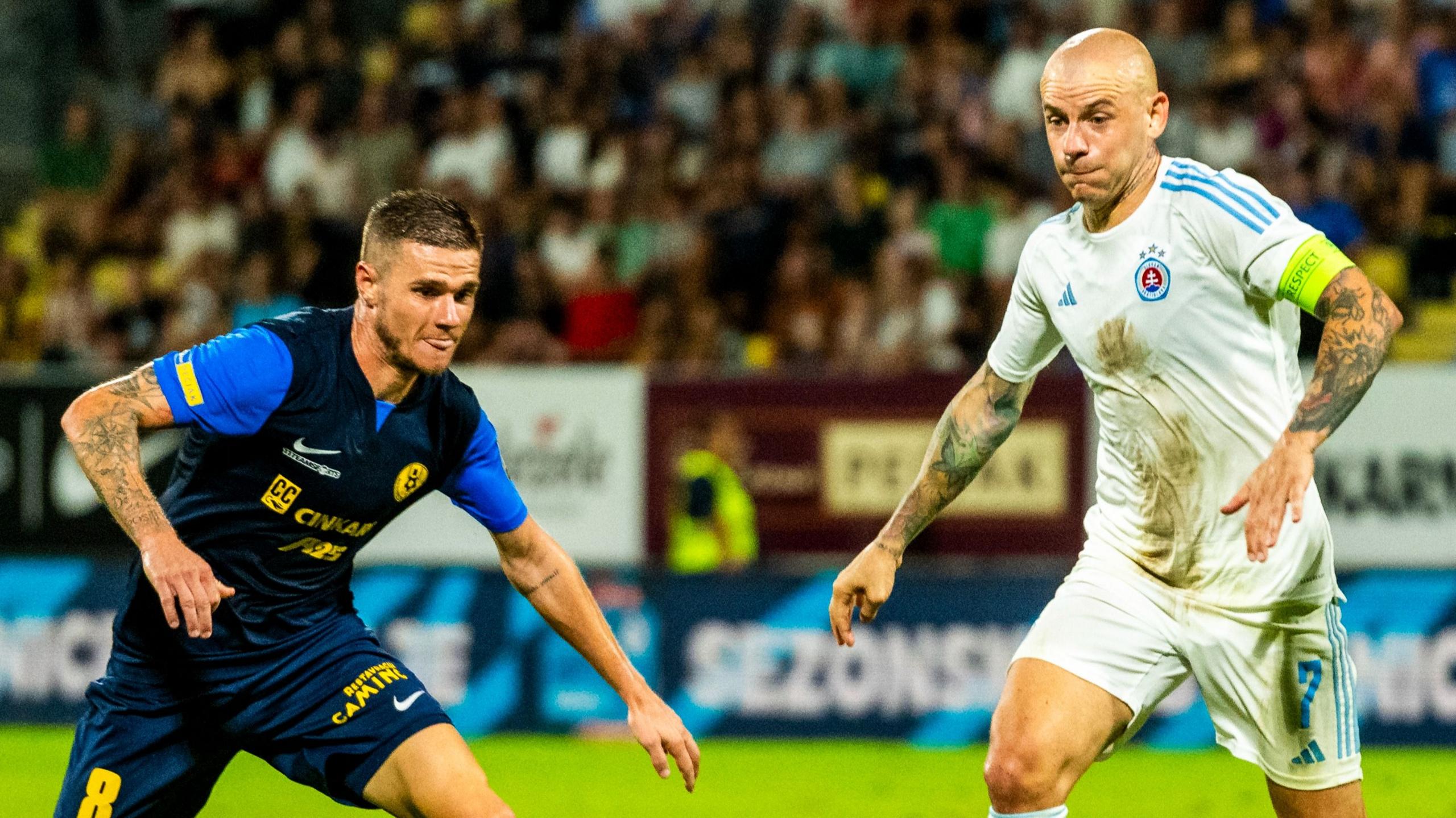 Vladimir Weiss (right) in action