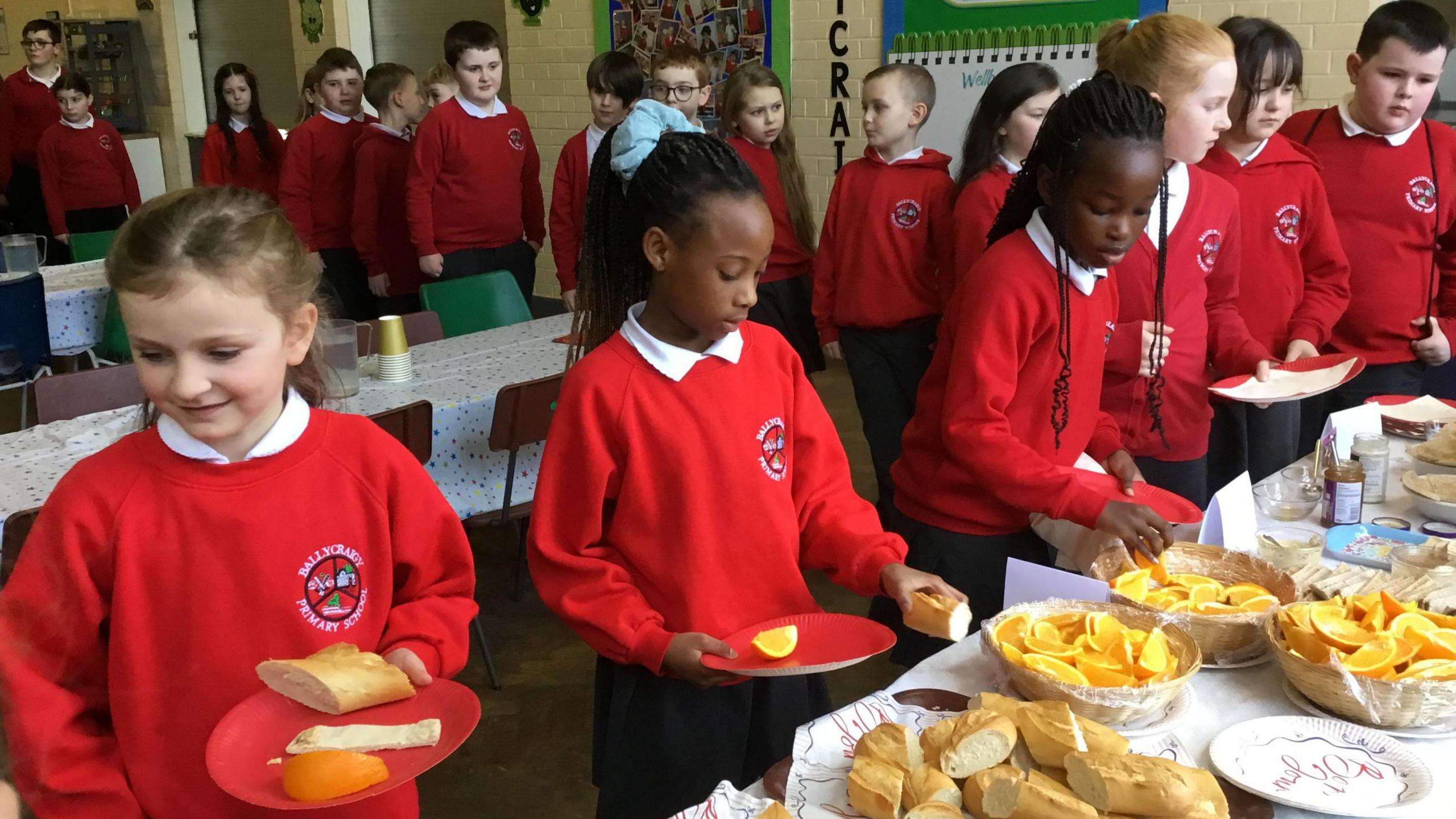 School children in a lunch line