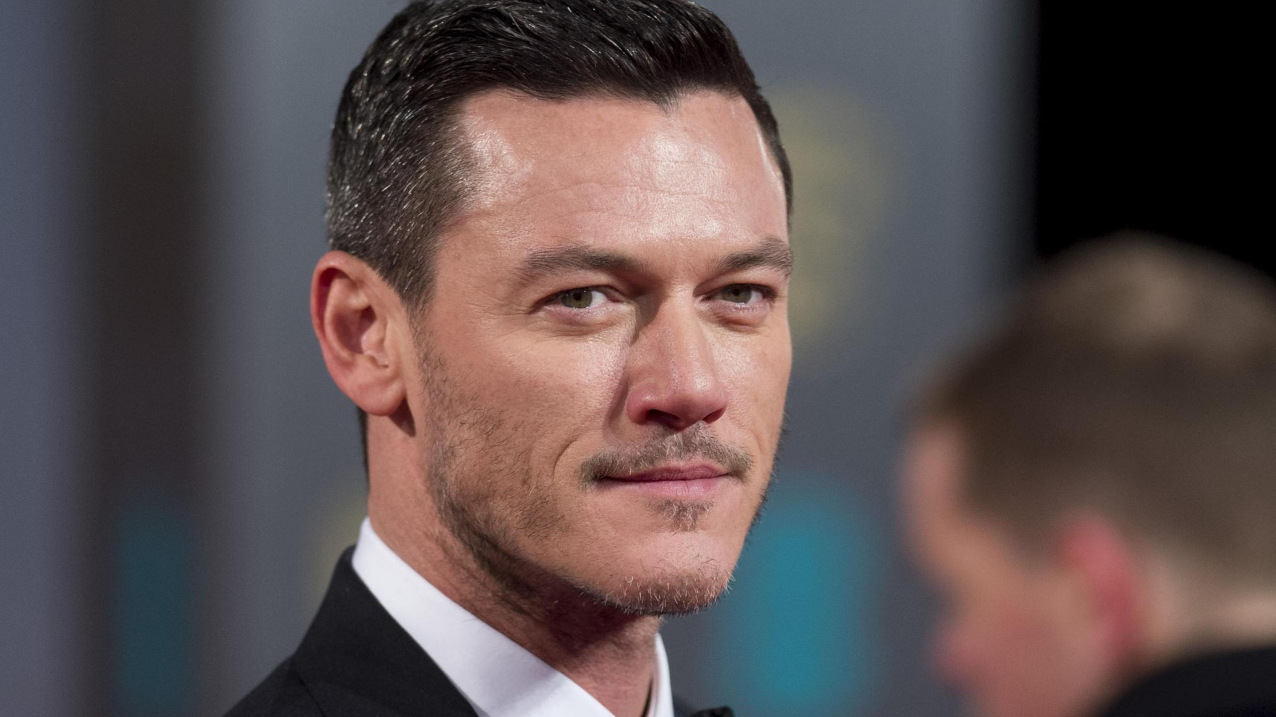 Actor Luke Evans on boundary breaking James Bond links BBC News