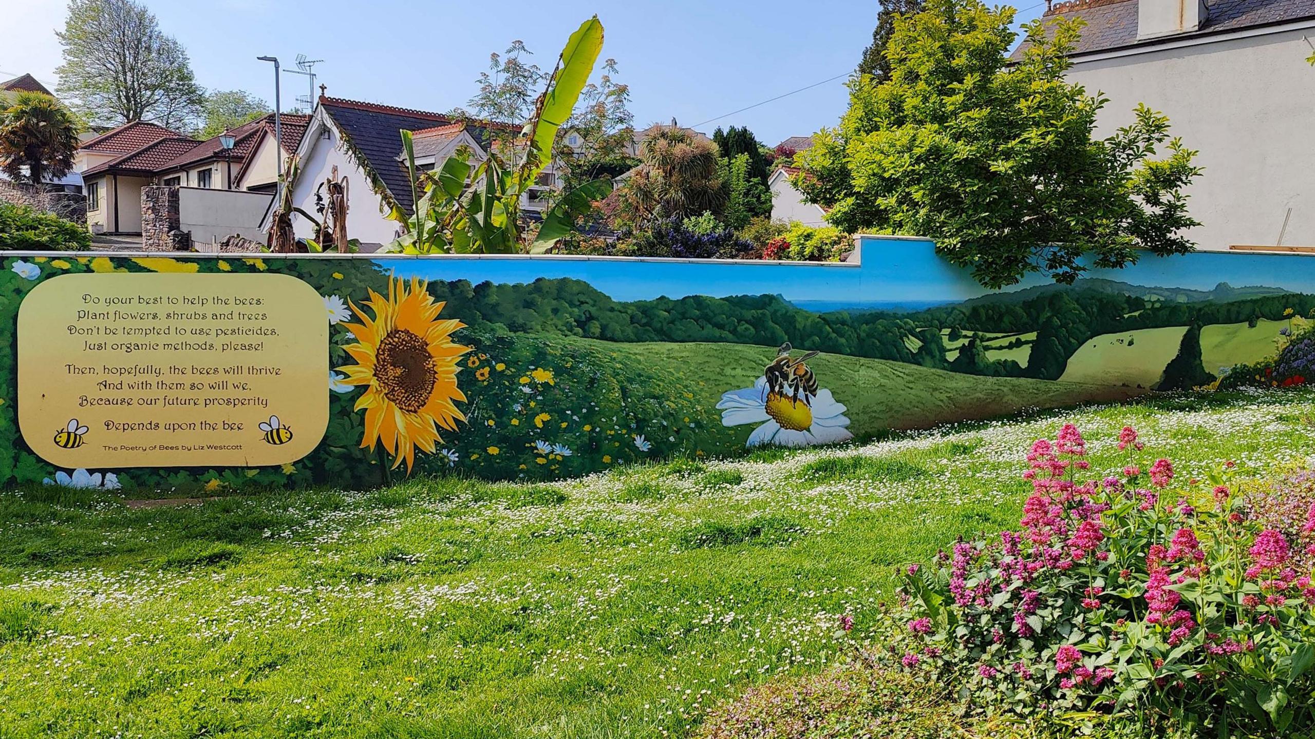 Bee mural in Brixham