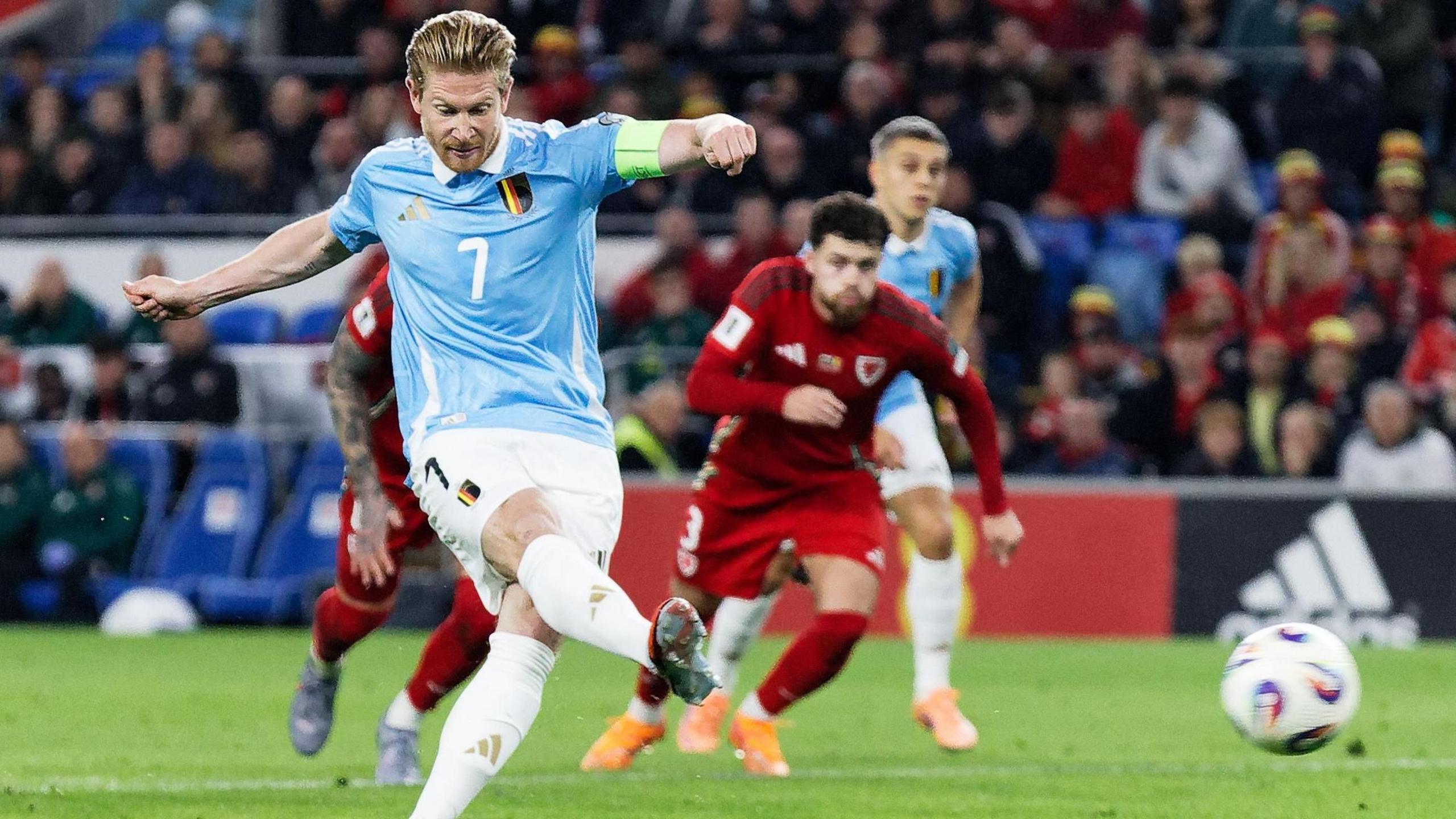 Kevin de Bruyne scores penalty