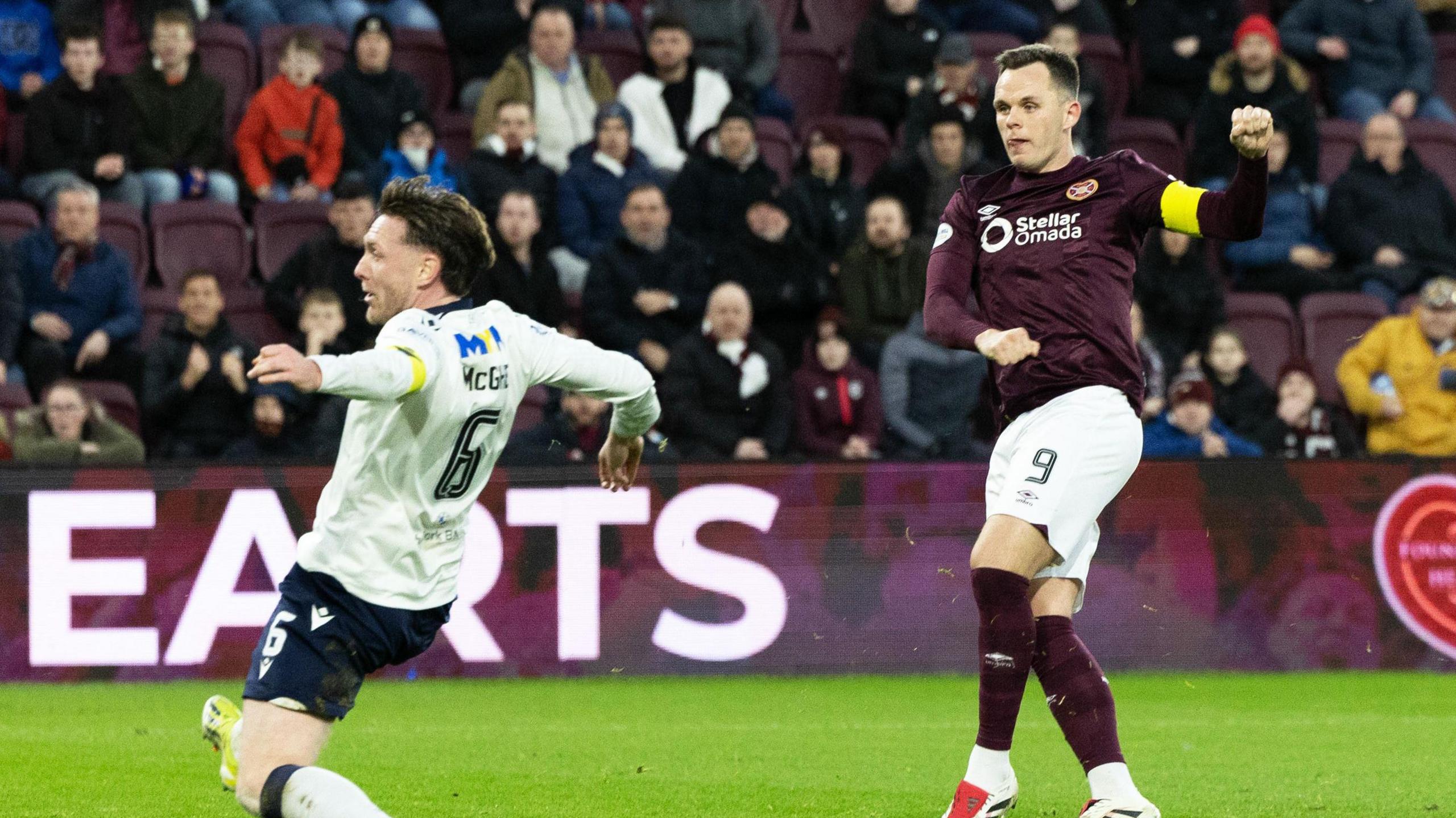 Lawrence Shankland scores