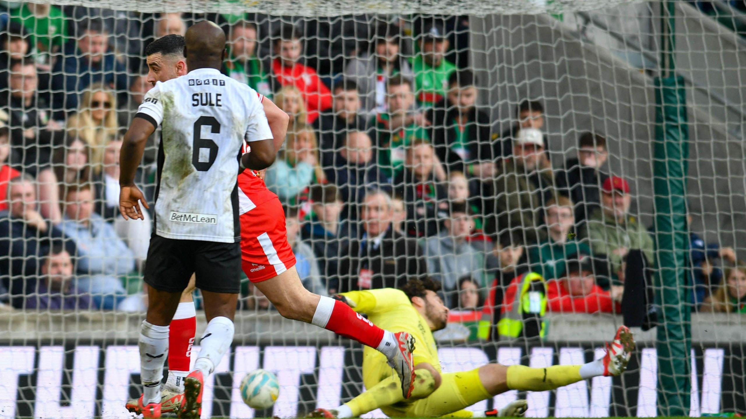 Joe Gormley scores