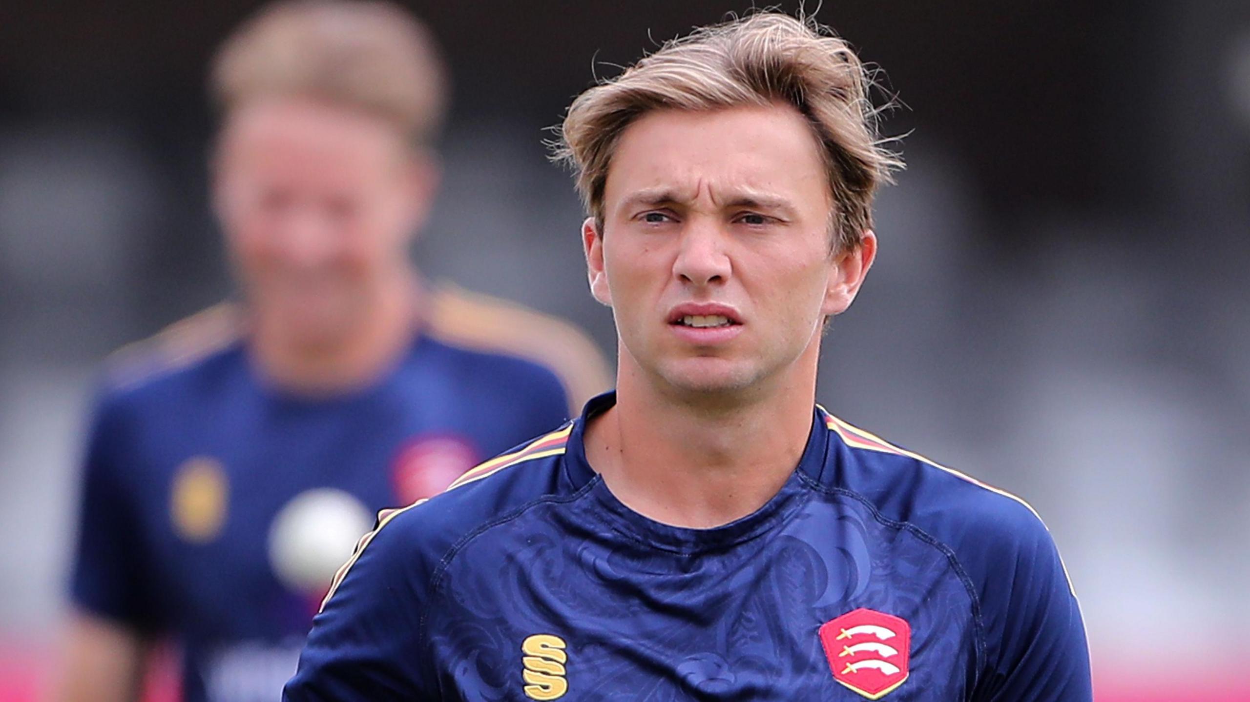 Aaron Beard practising with Essex