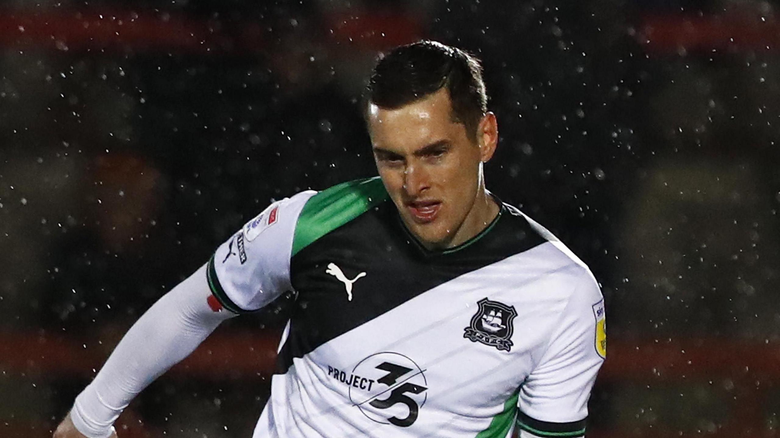 Conor Grant playing for Plymouth in 2023