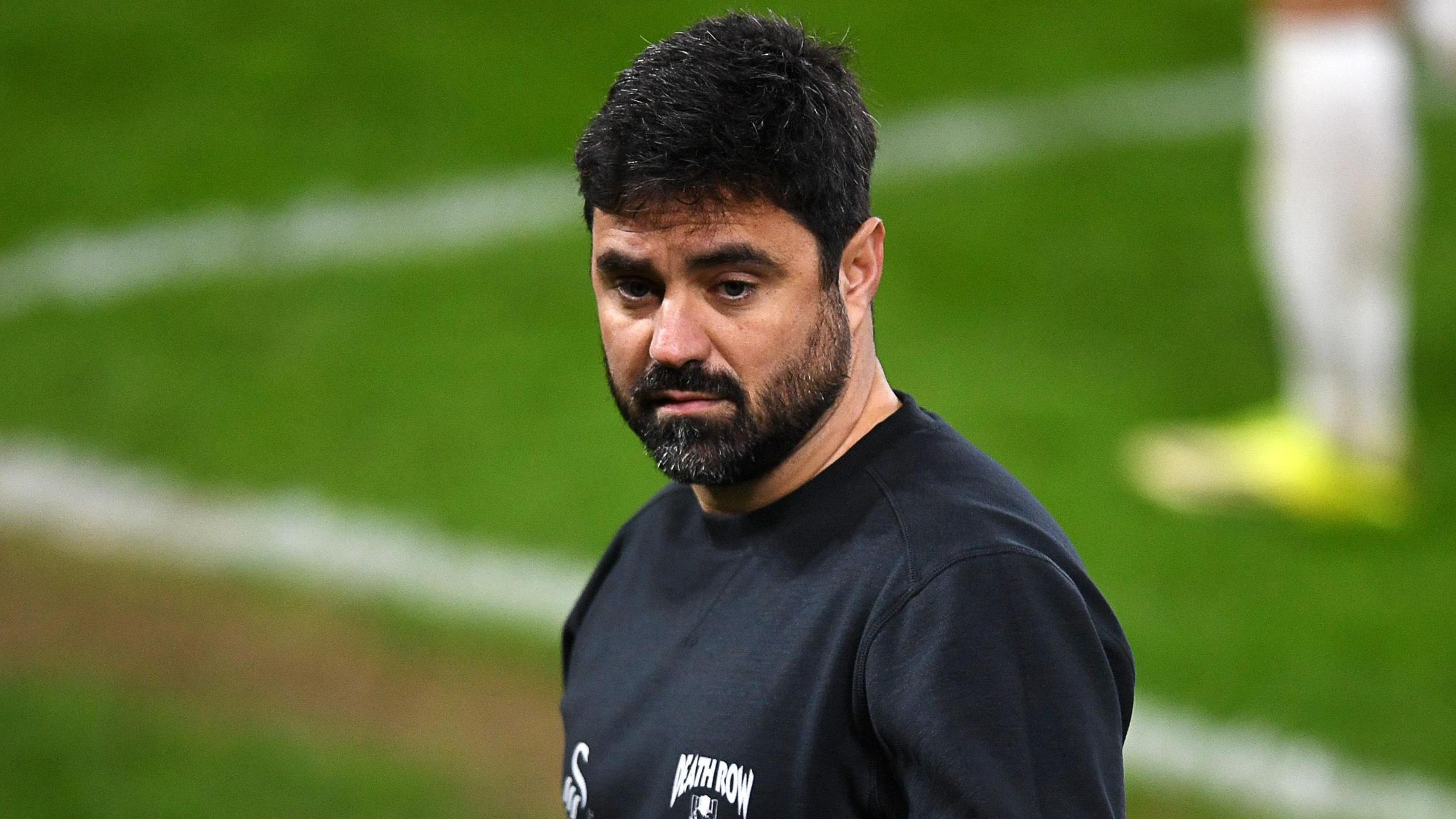 Vitor Matos on the touchline 