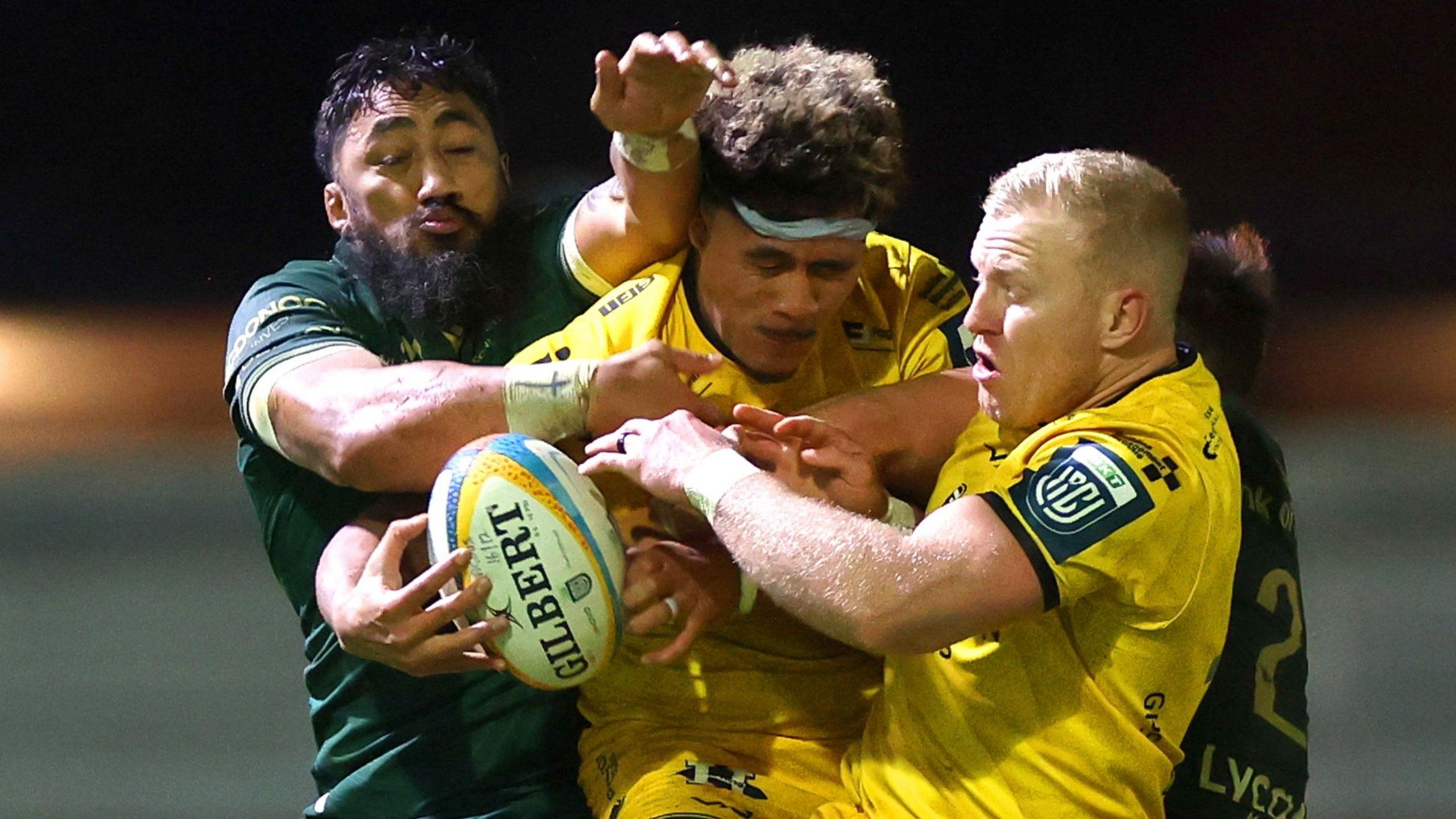 Dreigiau yn erbyn Connacht