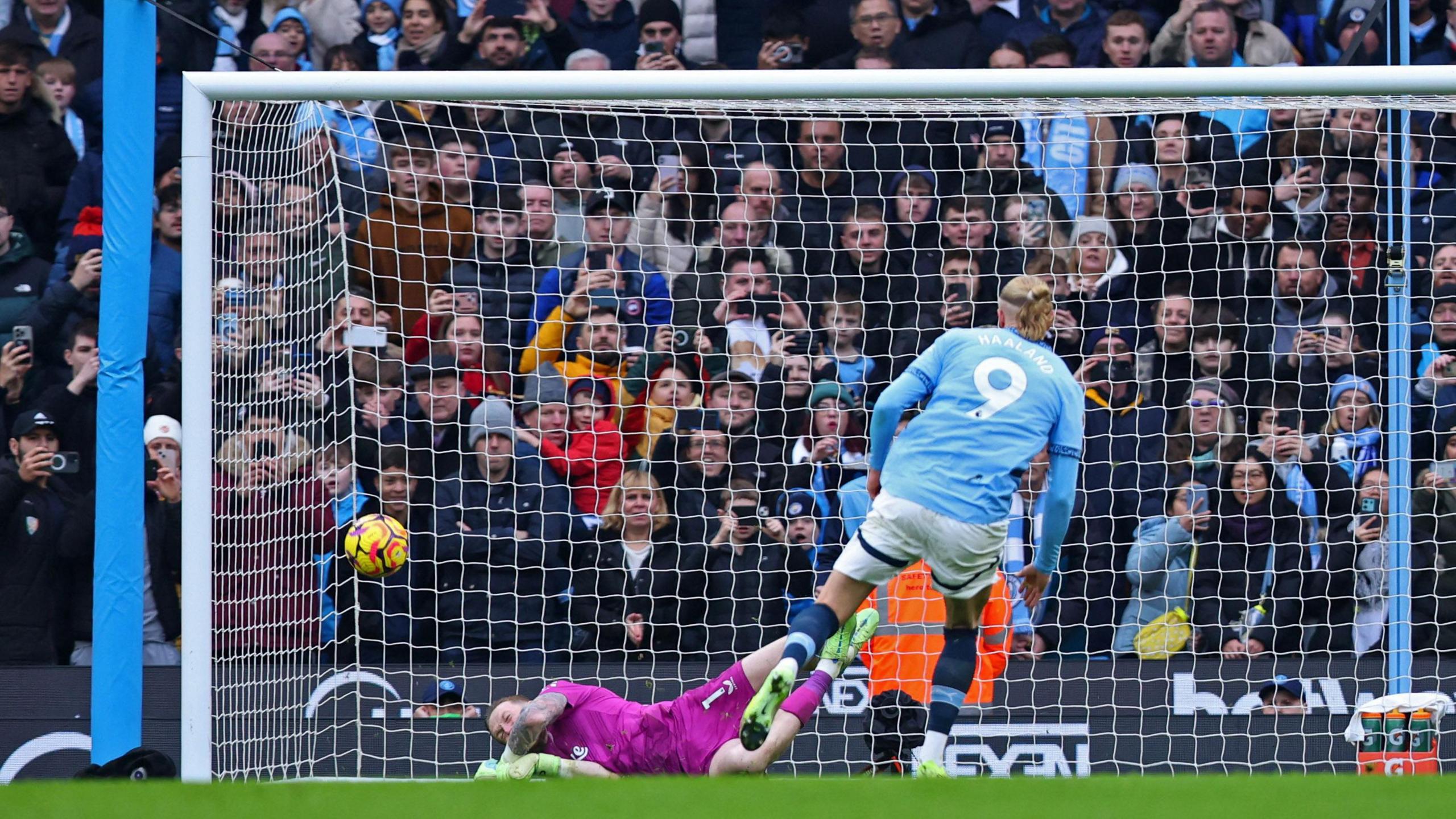 Erling Haaland misses a penalty for Man City