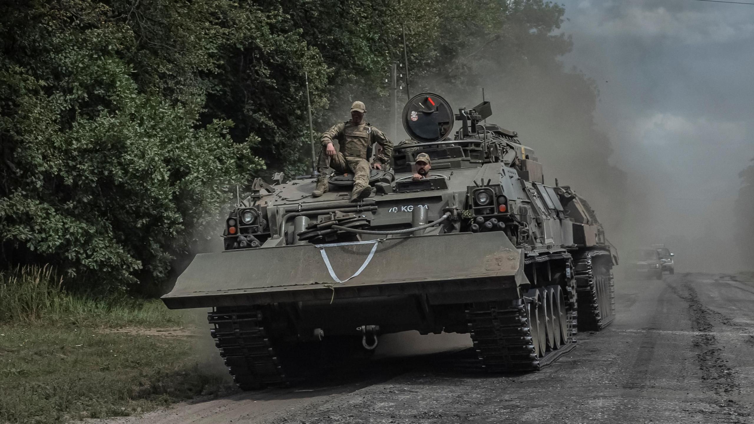 Ukrainian tank near the Russian border