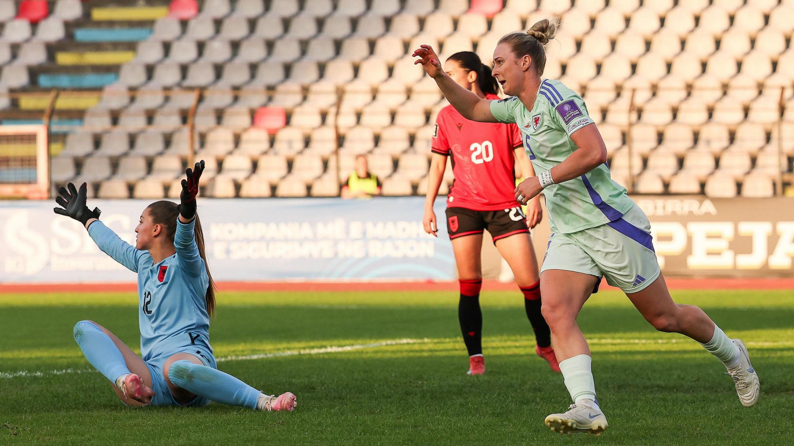 Rhiannon Roberts celebrates 