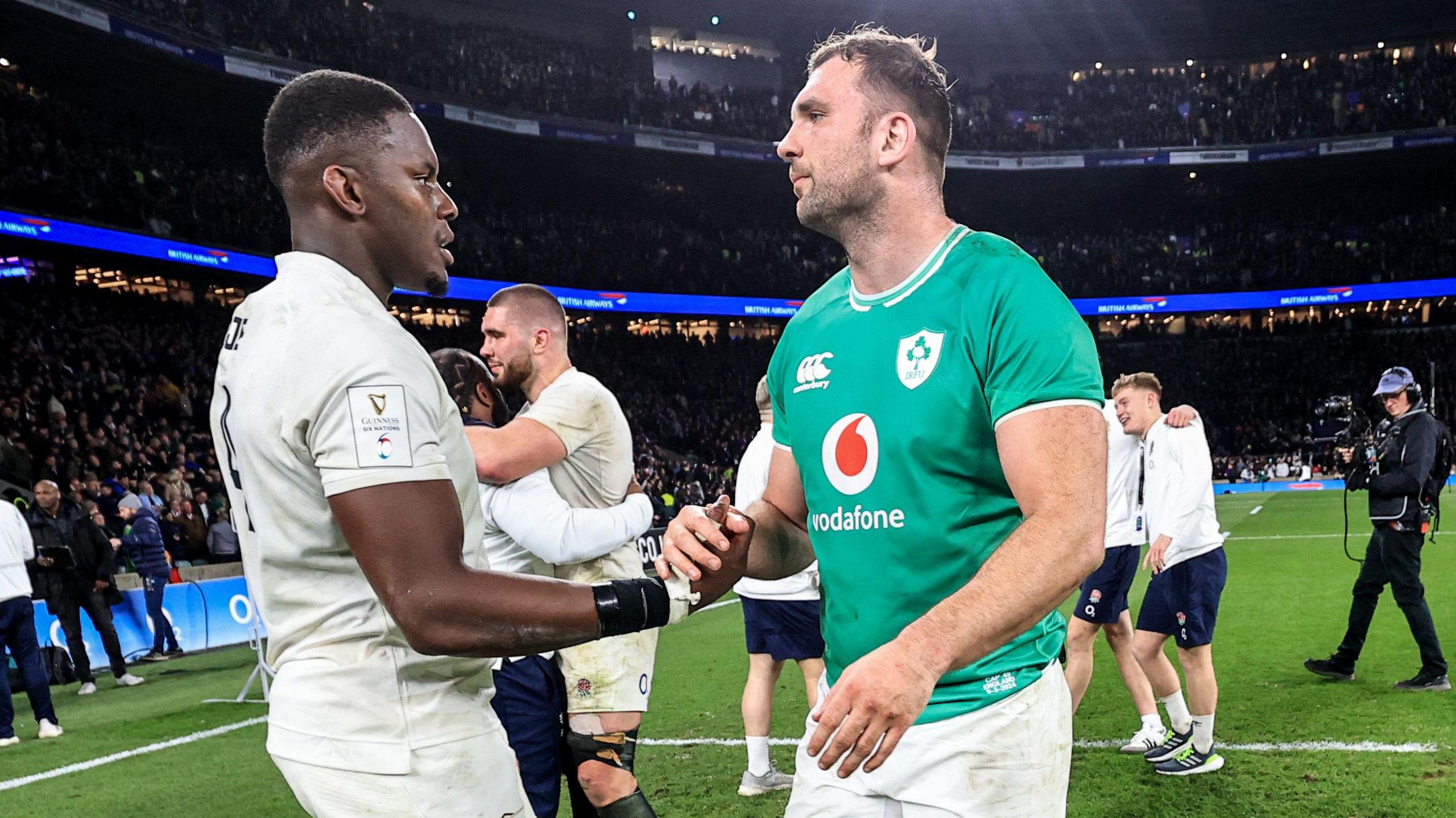 Tadhg Beirne and Maro Itoje shake hands after Ireland play England