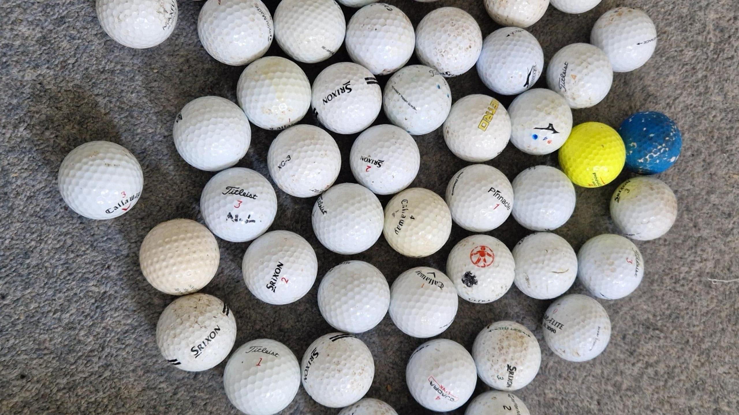 Golf balls 