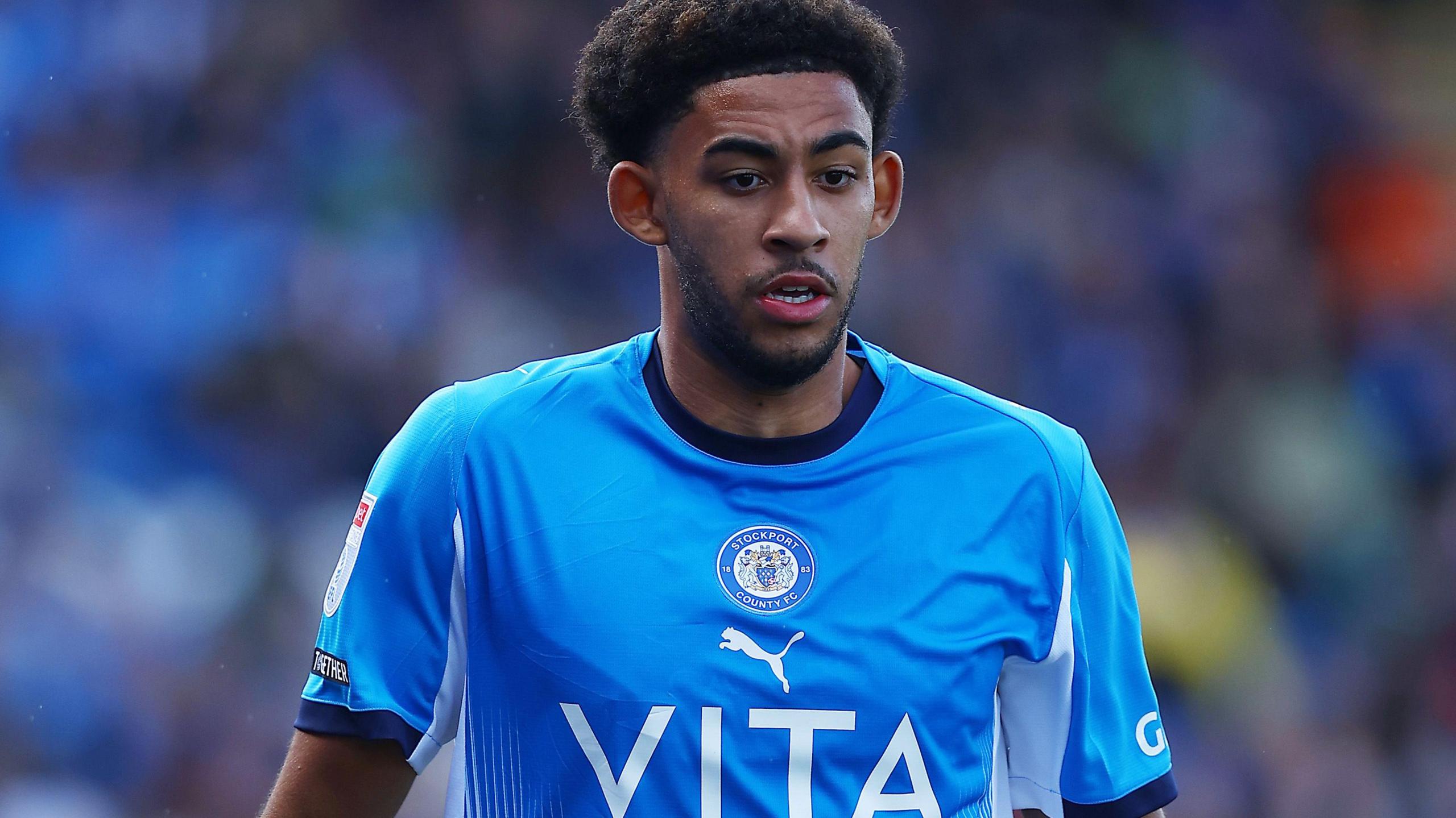 Tyler Onyango in action for Stockport County