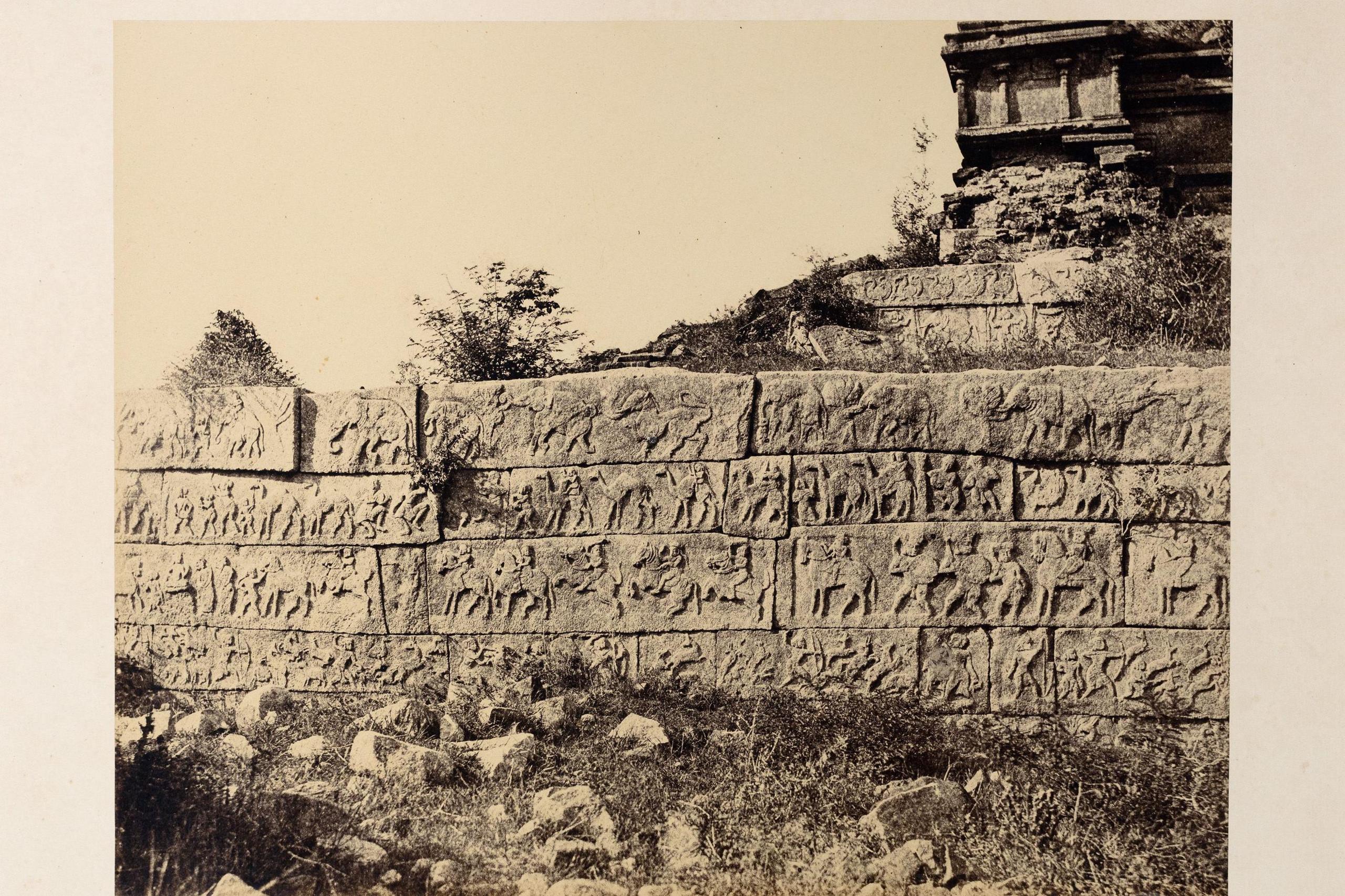 Andrew Charles Brisbane Neill 
Plate LXVIII. Beejanuggur, Sculptured Granite 
Wall (Hampi) 
Silver albumen print from waxed paper 
negative mounted on card, 1856