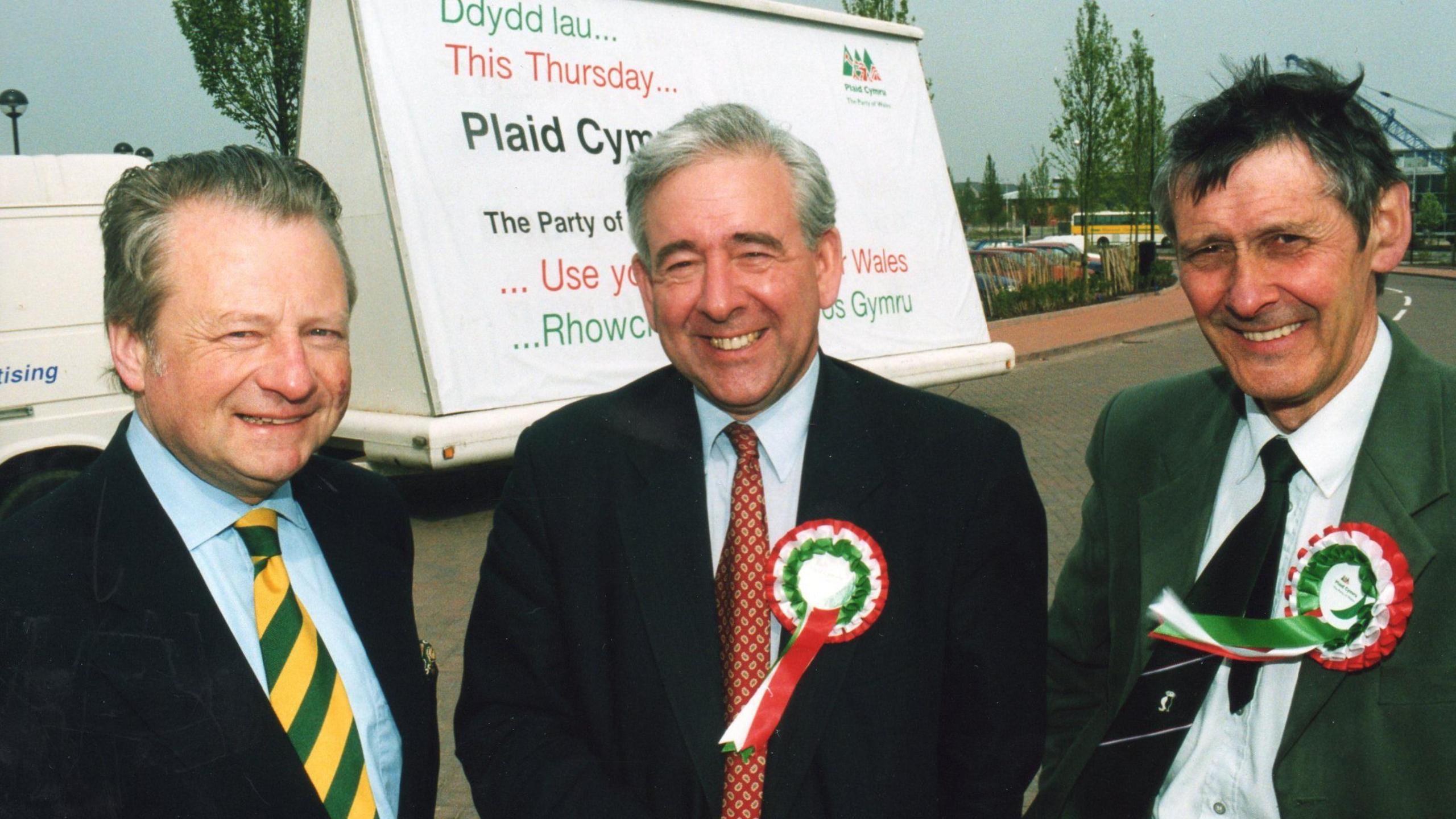 Dafydd Elis-Thomas  with Plaid Cymru MPs Dafydd Wigley and Cynog Dafis