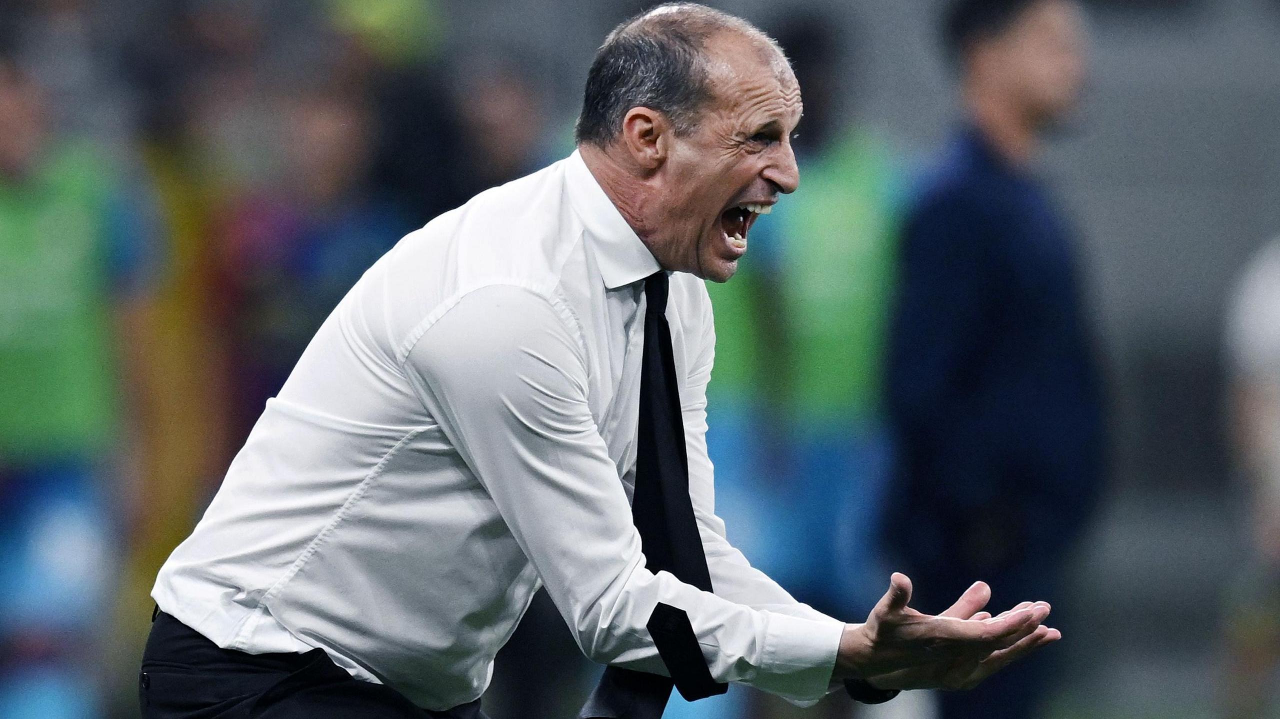 AC Milan head coach Massimiliano Allegri reacts during the Serie A match against Cagliari 