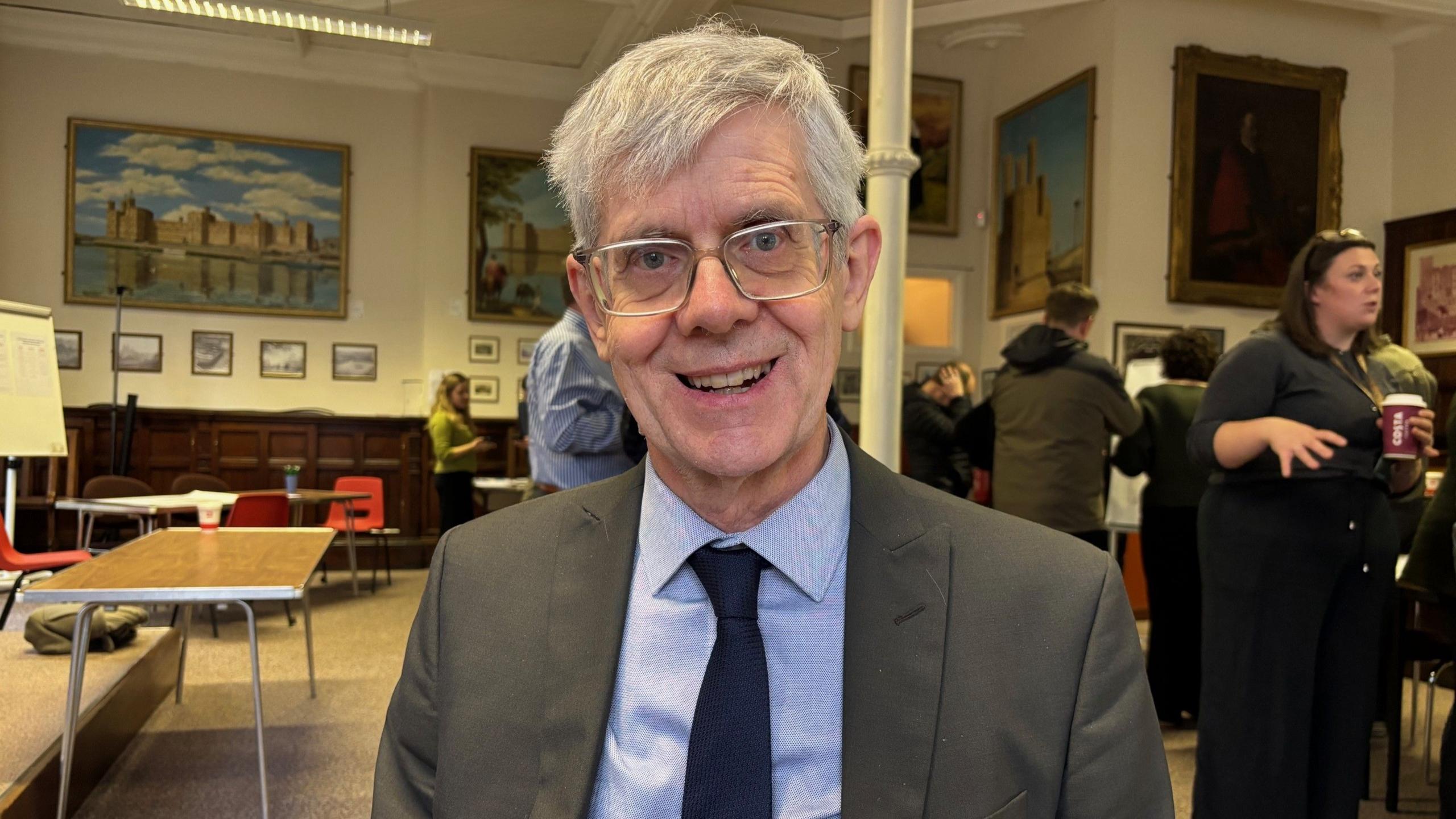 Cynghorydd Paul Rowlinson