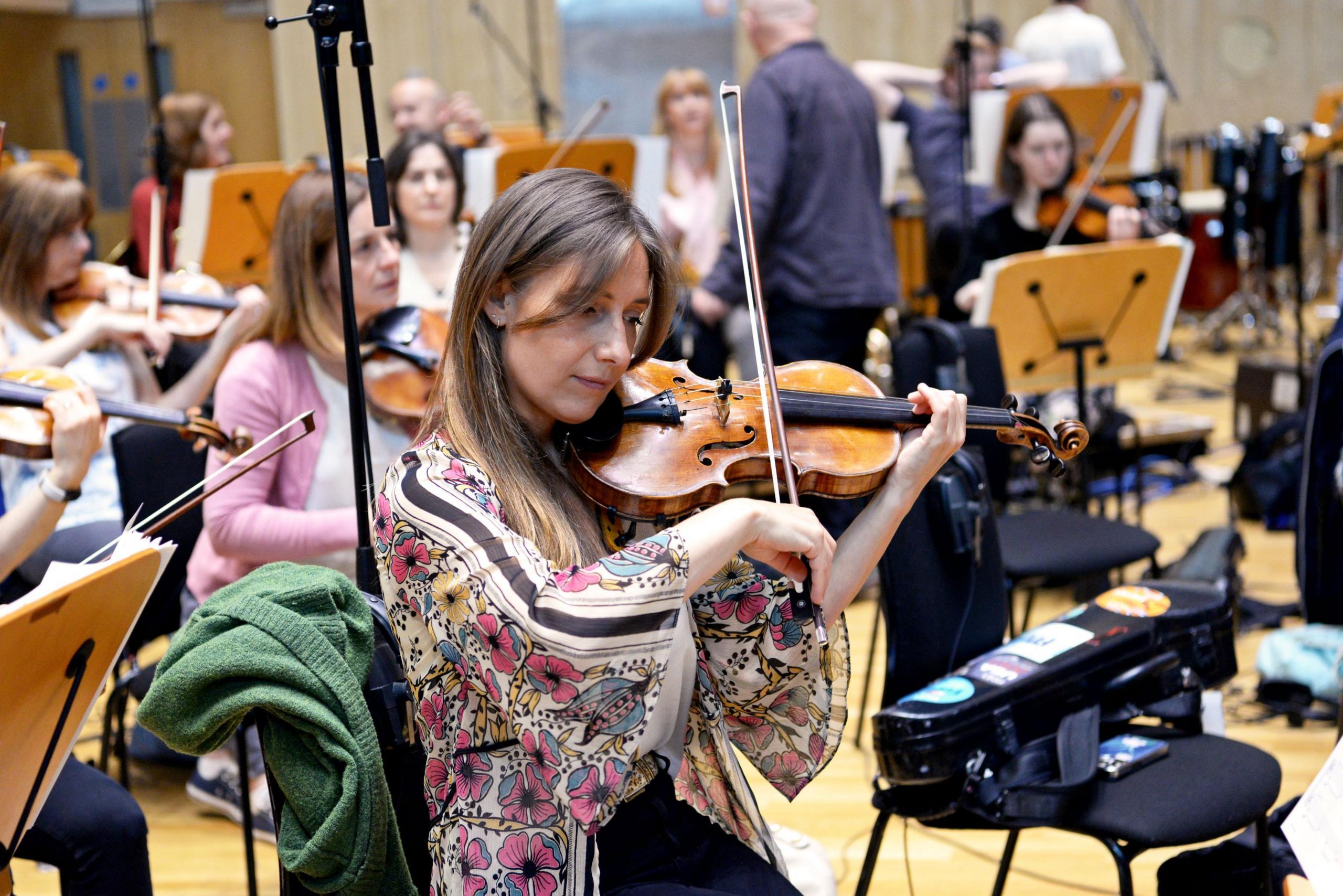 Violinist at the Horizon soundtrack recording 