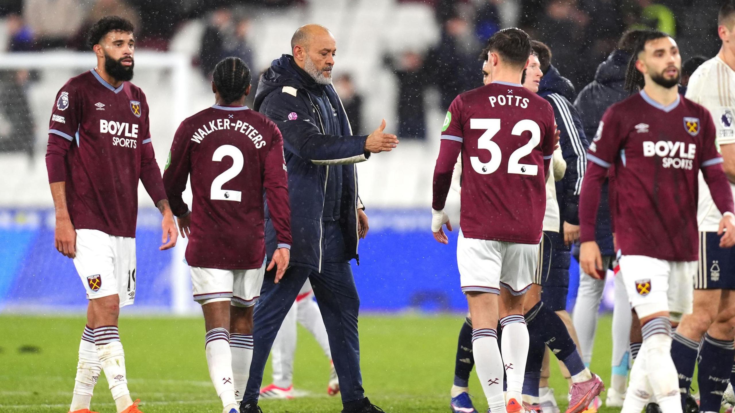 West Ham players after the loss to Nottingham Forest