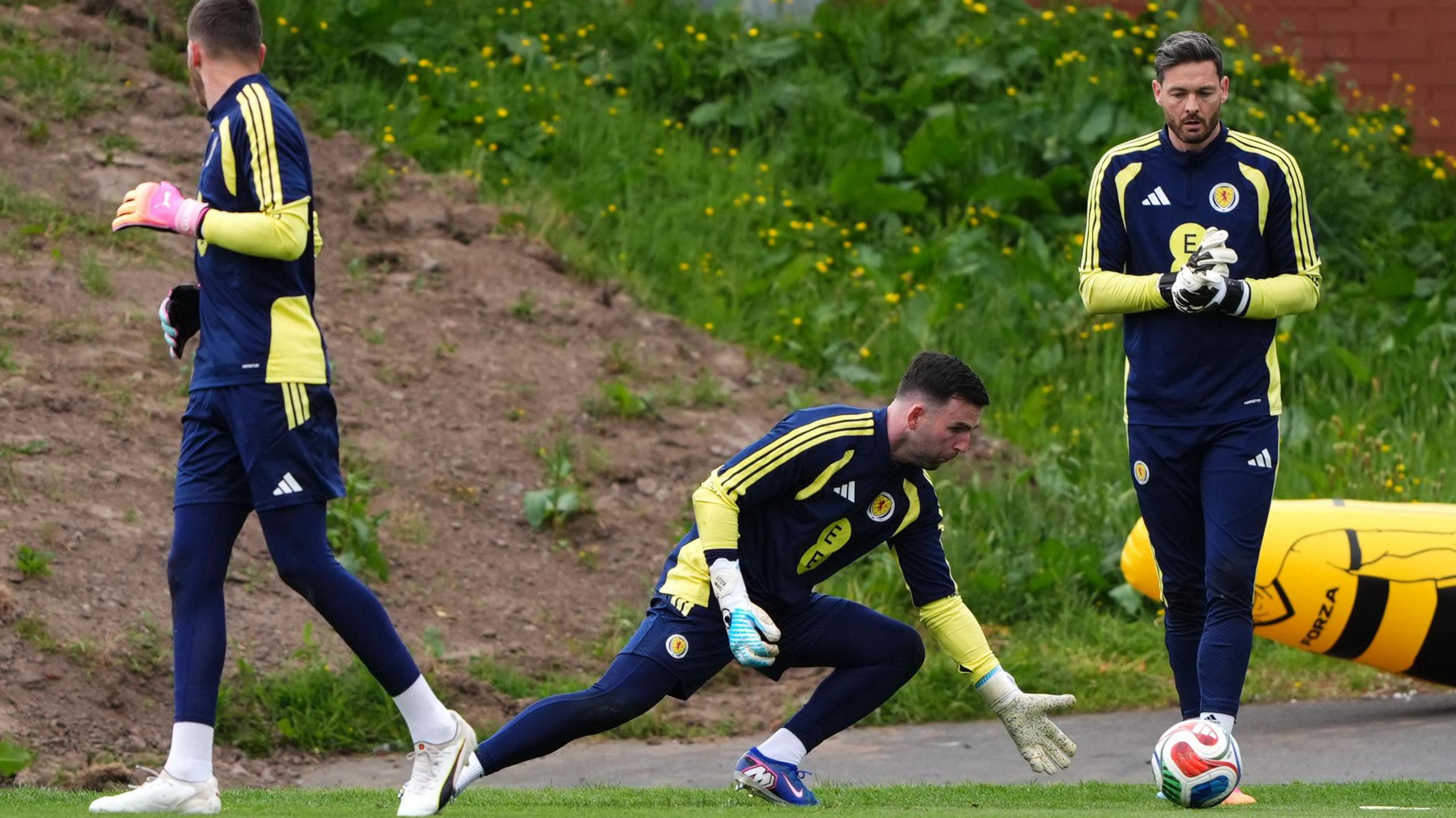 Scotland's Kelly extends 'special' Rangers stay