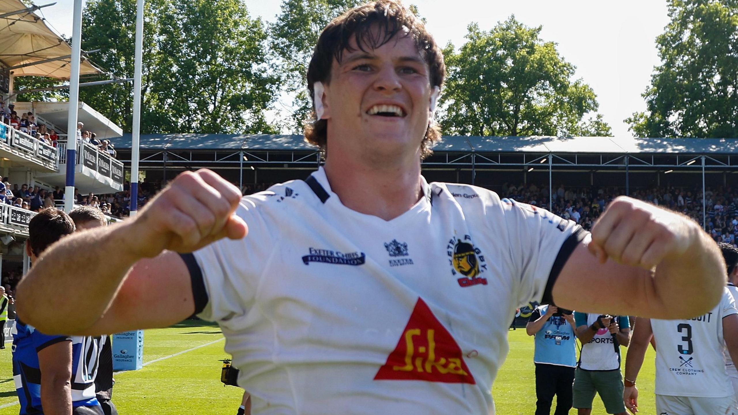 Tom Hooper celebrates Exeter's win at Bath