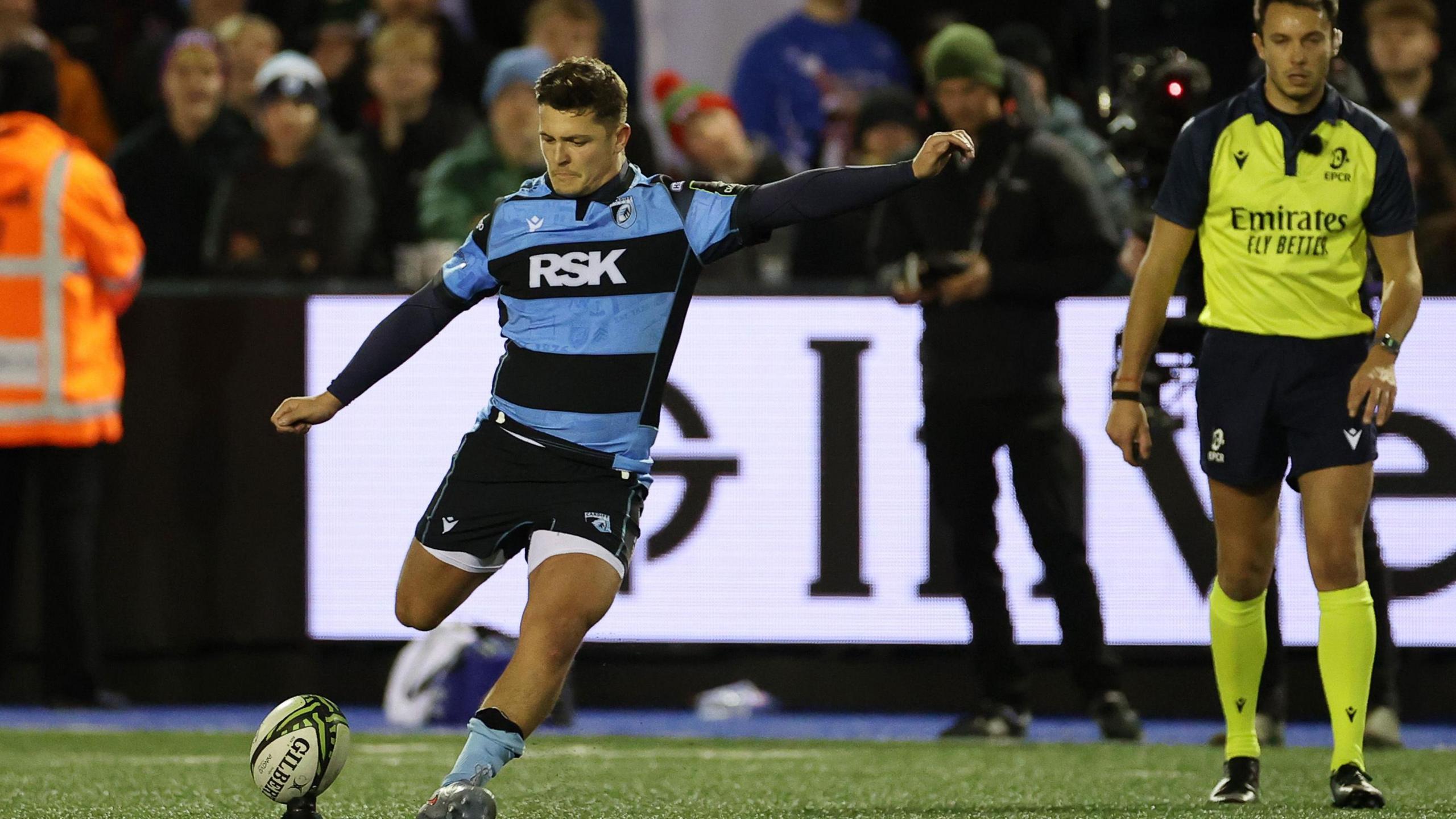 Callum Sheedy kicks the match-winning penalty against Ulster